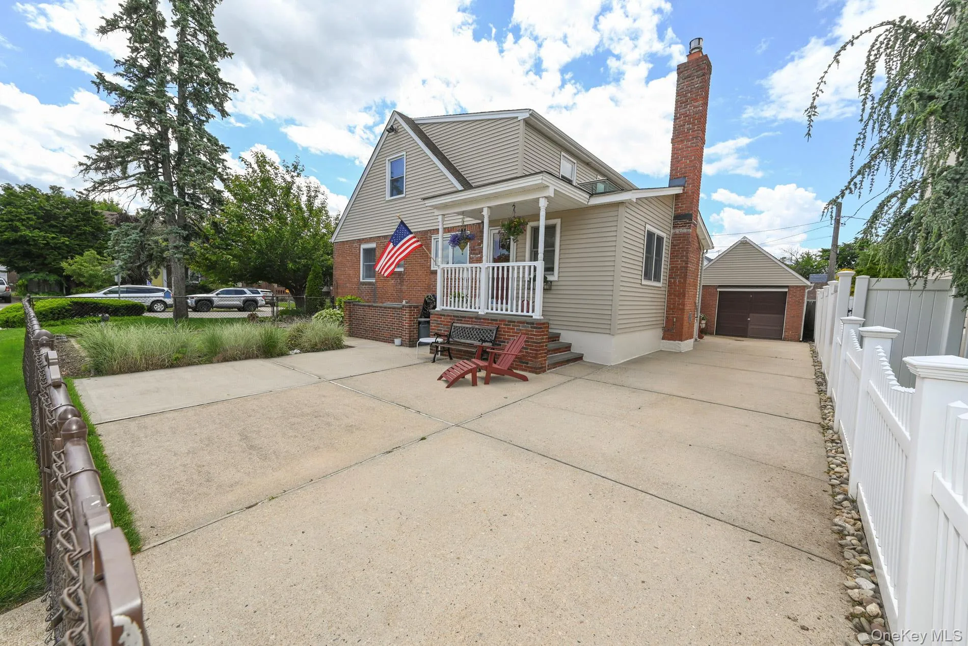 1006 Glen Drive, Hempstead, NY, 4 Bedrooms Bedrooms, 10 Rooms Rooms,2 BathroomsBathrooms,Residential,For Rent,Glen,0,1007855 1006 Glen Drive, Hempstead, NY, 4 Bedrooms Bedrooms, 10 Rooms Rooms,2 BathroomsBathrooms,Residential,For Rent,Glen,0,1007855