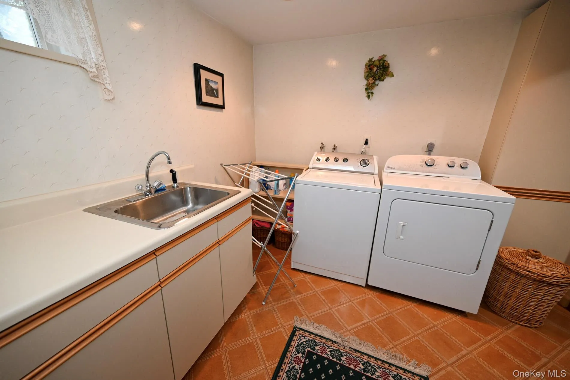 1006 Glen Drive, Hempstead, NY, 4 Bedrooms Bedrooms, 10 Rooms Rooms,2 BathroomsBathrooms,Residential,For Rent,Glen,0,1007855 1006 Glen Drive, Hempstead, NY, 4 Bedrooms Bedrooms, 10 Rooms Rooms,2 BathroomsBathrooms,Residential,For Rent,Glen,0,1007855