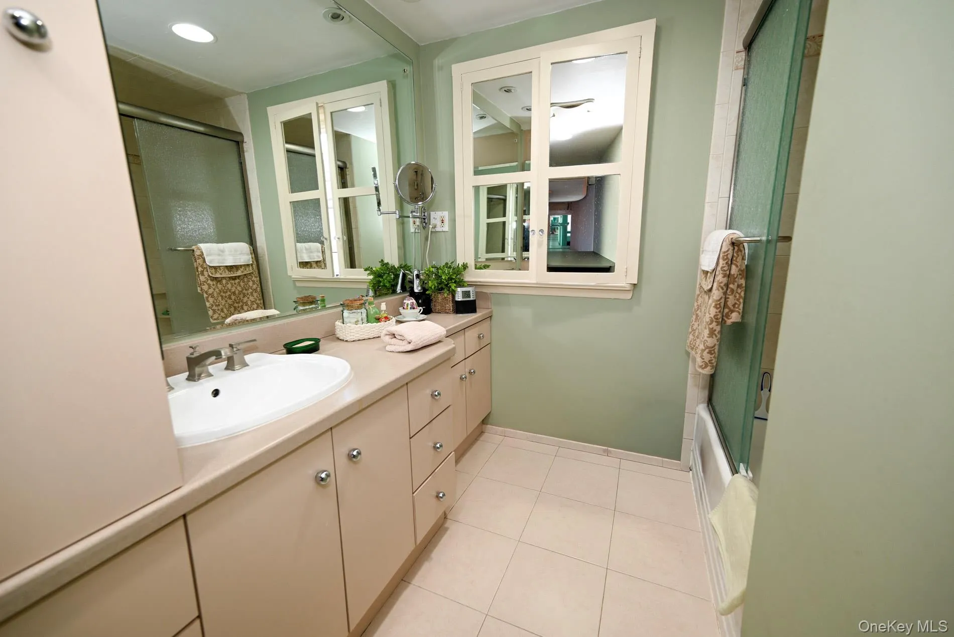 1006 Glen Drive, Hempstead, NY, 4 Bedrooms Bedrooms, 10 Rooms Rooms,2 BathroomsBathrooms,Residential,For Rent,Glen,0,1007855 1006 Glen Drive, Hempstead, NY, 4 Bedrooms Bedrooms, 10 Rooms Rooms,2 BathroomsBathrooms,Residential,For Rent,Glen,0,1007855