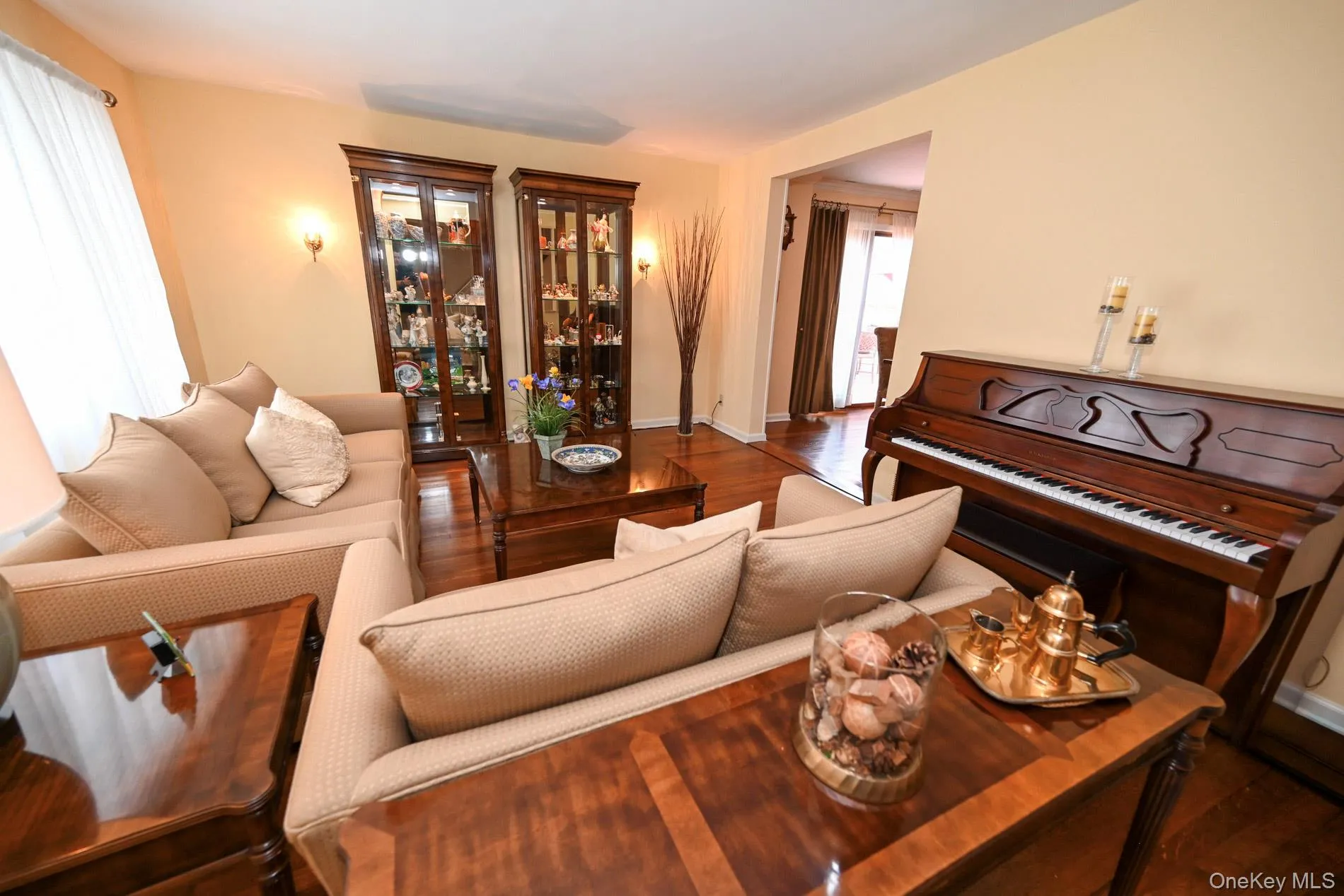 1006 Glen Drive, Hempstead, NY, 4 Bedrooms Bedrooms, 10 Rooms Rooms,2 BathroomsBathrooms,Residential,For Rent,Glen,0,1007855 1006 Glen Drive, Hempstead, NY, 4 Bedrooms Bedrooms, 10 Rooms Rooms,2 BathroomsBathrooms,Residential,For Rent,Glen,0,1007855