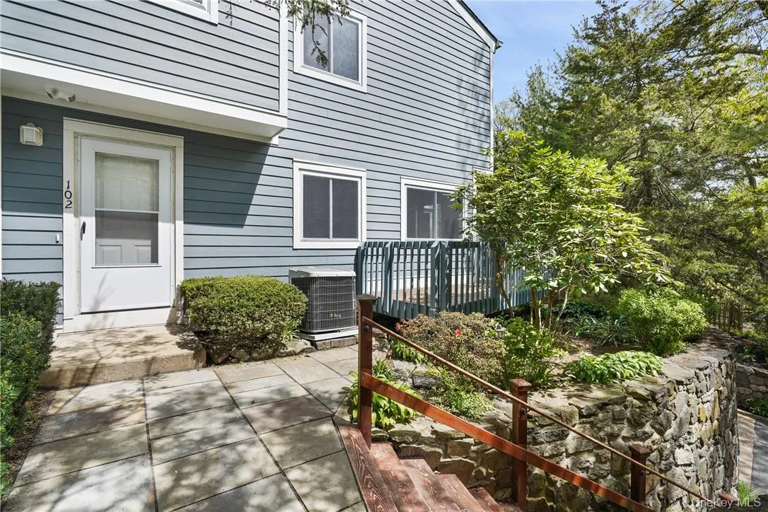 25 Barker Street, Mount Kisco, NY, 2 Bedrooms Bedrooms, 6 Rooms Rooms,2 BathroomsBathrooms,Residential Lease,For Rent,Barker,0,1007859 25 Barker Street, Mount Kisco, NY, 2 Bedrooms Bedrooms, 6 Rooms Rooms,2 BathroomsBathrooms,Residential Lease,For Rent,Barker,0,1007859