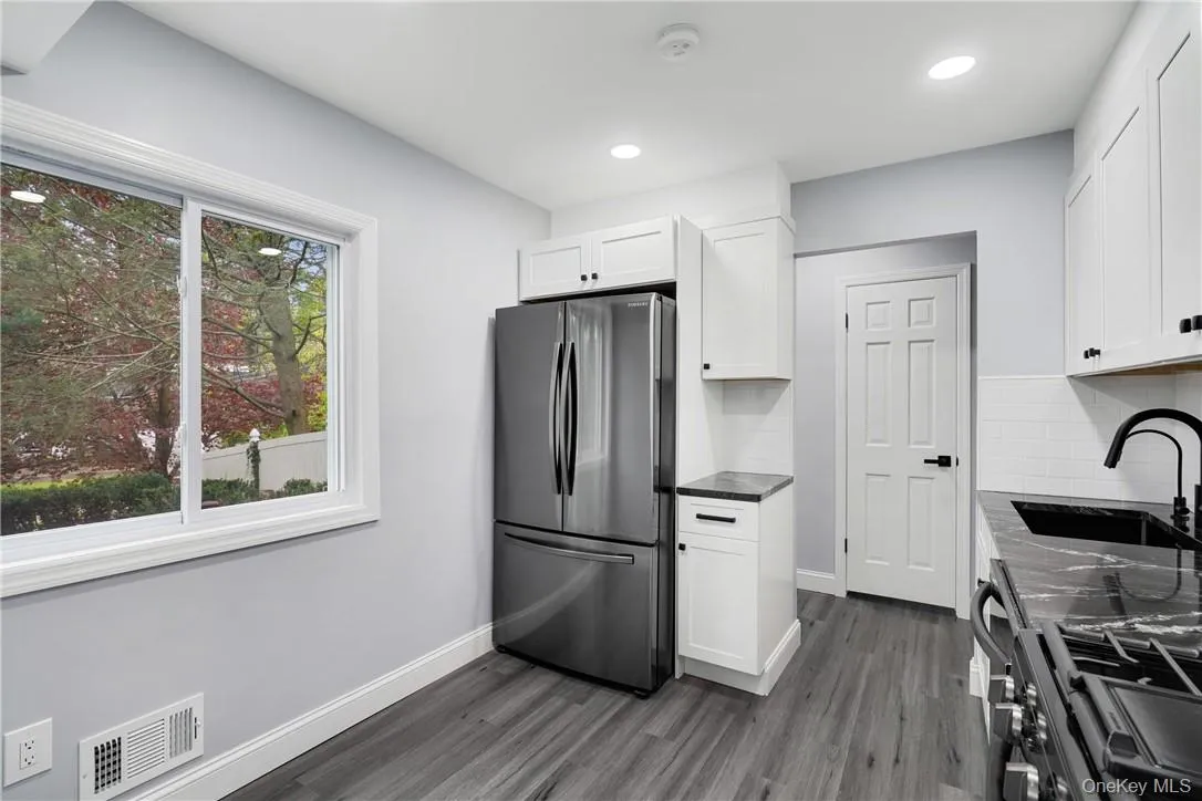 25 Barker Street, Mount Kisco, NY, 2 Bedrooms Bedrooms, 6 Rooms Rooms,2 BathroomsBathrooms,Residential Lease,For Rent,Barker,0,1007859 25 Barker Street, Mount Kisco, NY, 2 Bedrooms Bedrooms, 6 Rooms Rooms,2 BathroomsBathrooms,Residential Lease,For Rent,Barker,0,1007859