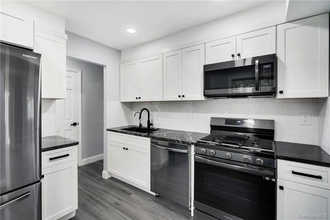 25 Barker Street, Mount Kisco, NY, 2 Bedrooms Bedrooms, 6 Rooms Rooms,2 BathroomsBathrooms,Residential Lease,For Rent,Barker,0,1007859 25 Barker Street, Mount Kisco, NY, 2 Bedrooms Bedrooms, 6 Rooms Rooms,2 BathroomsBathrooms,Residential Lease,For Rent,Barker,0,1007859