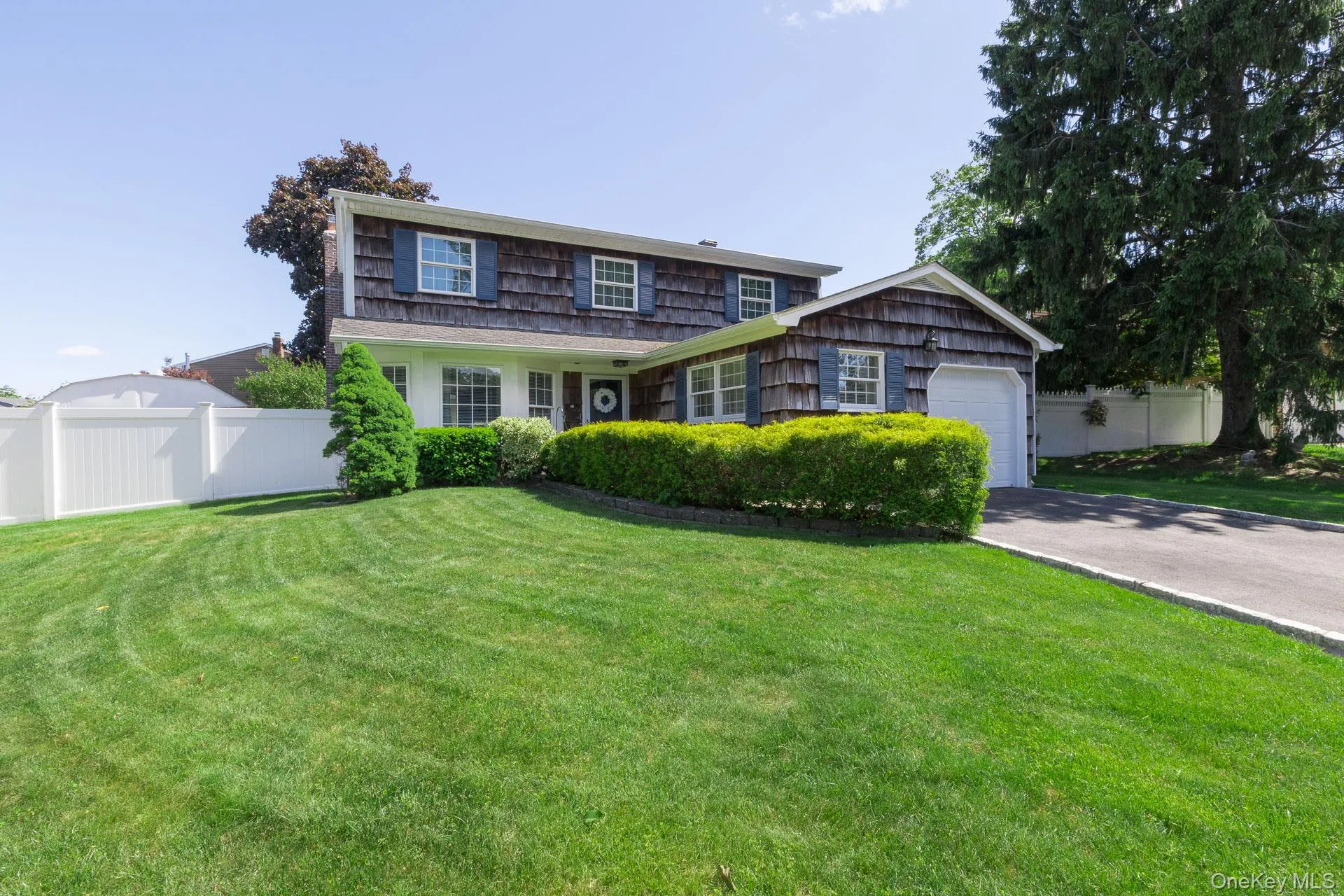29 Beaumont Lane, Brookhaven, NY, 5 Bedrooms Bedrooms, 11 Rooms Rooms,3 BathroomsBathrooms,Residential,For Rent,Beaumont,0,1007860 29 Beaumont Lane, Brookhaven, NY, 5 Bedrooms Bedrooms, 11 Rooms Rooms,3 BathroomsBathrooms,Residential,For Rent,Beaumont,0,1007860