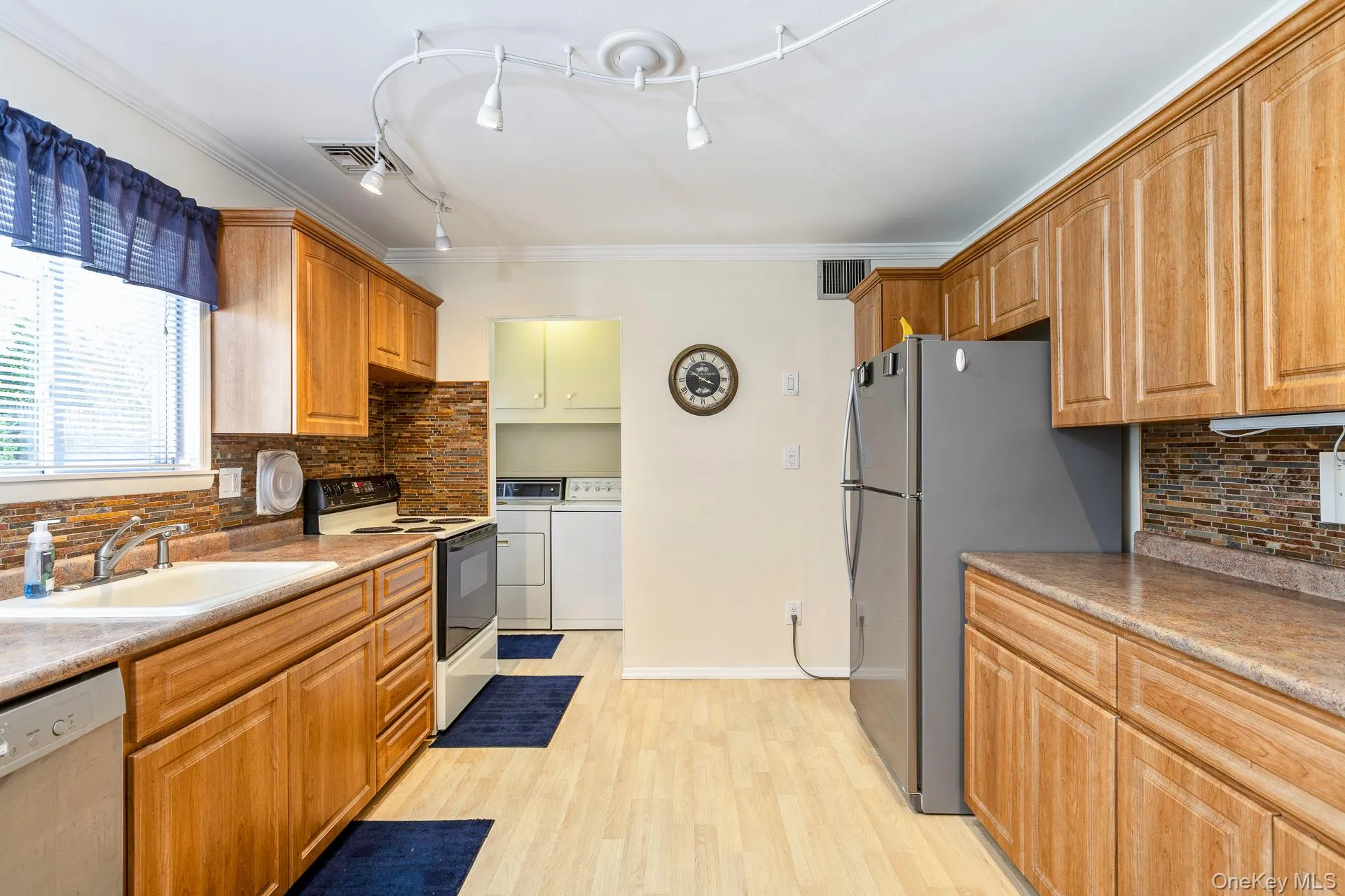 29 Beaumont Lane, Brookhaven, NY, 5 Bedrooms Bedrooms, 11 Rooms Rooms,3 BathroomsBathrooms,Residential,For Rent,Beaumont,0,1007860 29 Beaumont Lane, Brookhaven, NY, 5 Bedrooms Bedrooms, 11 Rooms Rooms,3 BathroomsBathrooms,Residential,For Rent,Beaumont,0,1007860