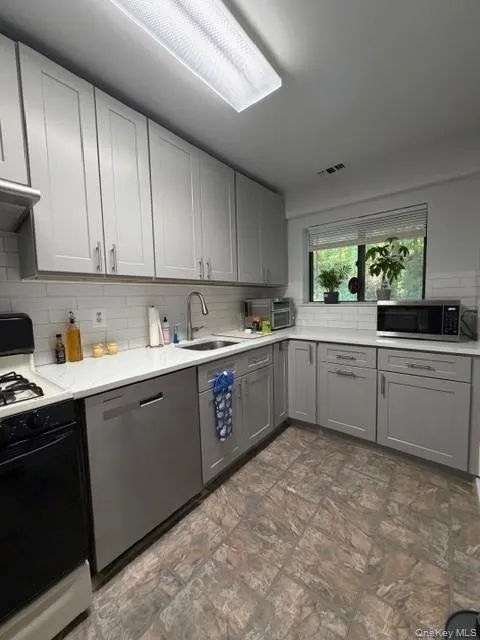 352 Greeley Avenue, New Castle, NY, 1 Bedroom Bedrooms, 5 Rooms Rooms,1 BathroomBathrooms,Residential Lease,For Rent,Greeley,0,1007865 352 Greeley Avenue, New Castle, NY, 1 Bedroom Bedrooms, 5 Rooms Rooms,1 BathroomBathrooms,Residential Lease,For Rent,Greeley,0,1007865