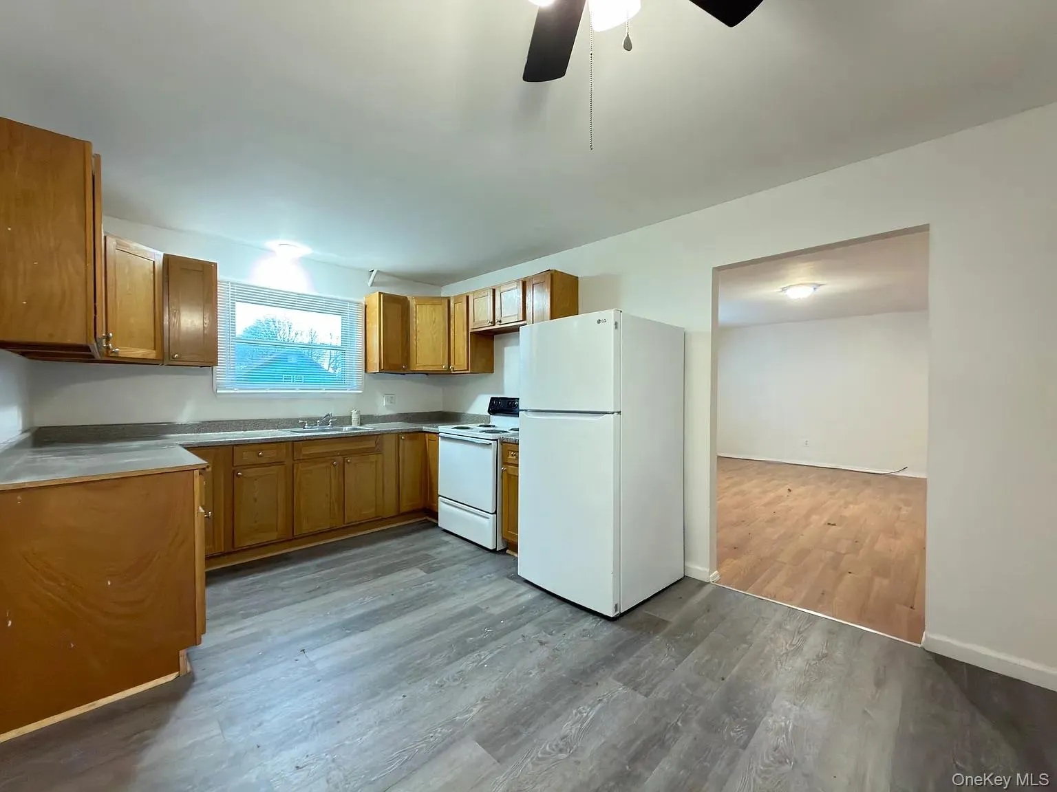 18 Bedford Avenue, Thompson, NY, 3 Bedrooms Bedrooms, 6 Rooms Rooms,1 BathroomBathrooms,Residential Lease,For Rent,Bedford,0,1007866 18 Bedford Avenue, Thompson, NY, 3 Bedrooms Bedrooms, 6 Rooms Rooms,1 BathroomBathrooms,Residential Lease,For Rent,Bedford,0,1007866