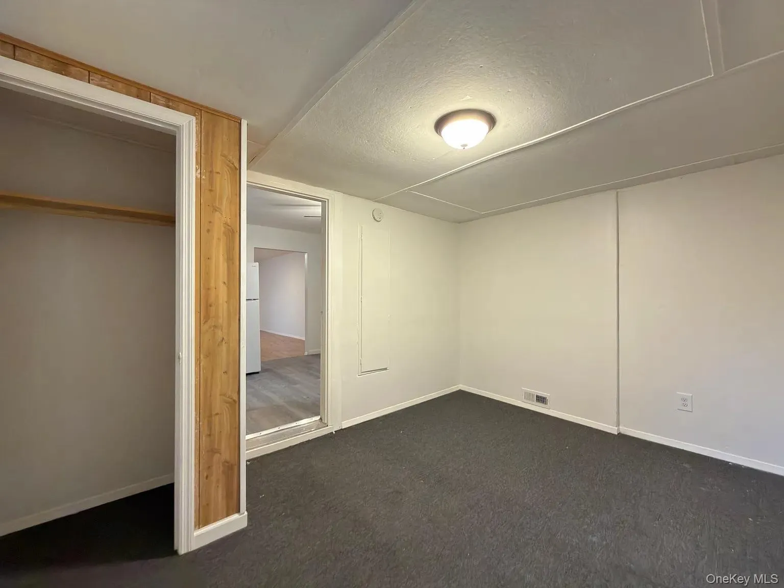 18 Bedford Avenue, Thompson, NY, 3 Bedrooms Bedrooms, 6 Rooms Rooms,1 BathroomBathrooms,Residential Lease,For Rent,Bedford,0,1007866 18 Bedford Avenue, Thompson, NY, 3 Bedrooms Bedrooms, 6 Rooms Rooms,1 BathroomBathrooms,Residential Lease,For Rent,Bedford,0,1007866