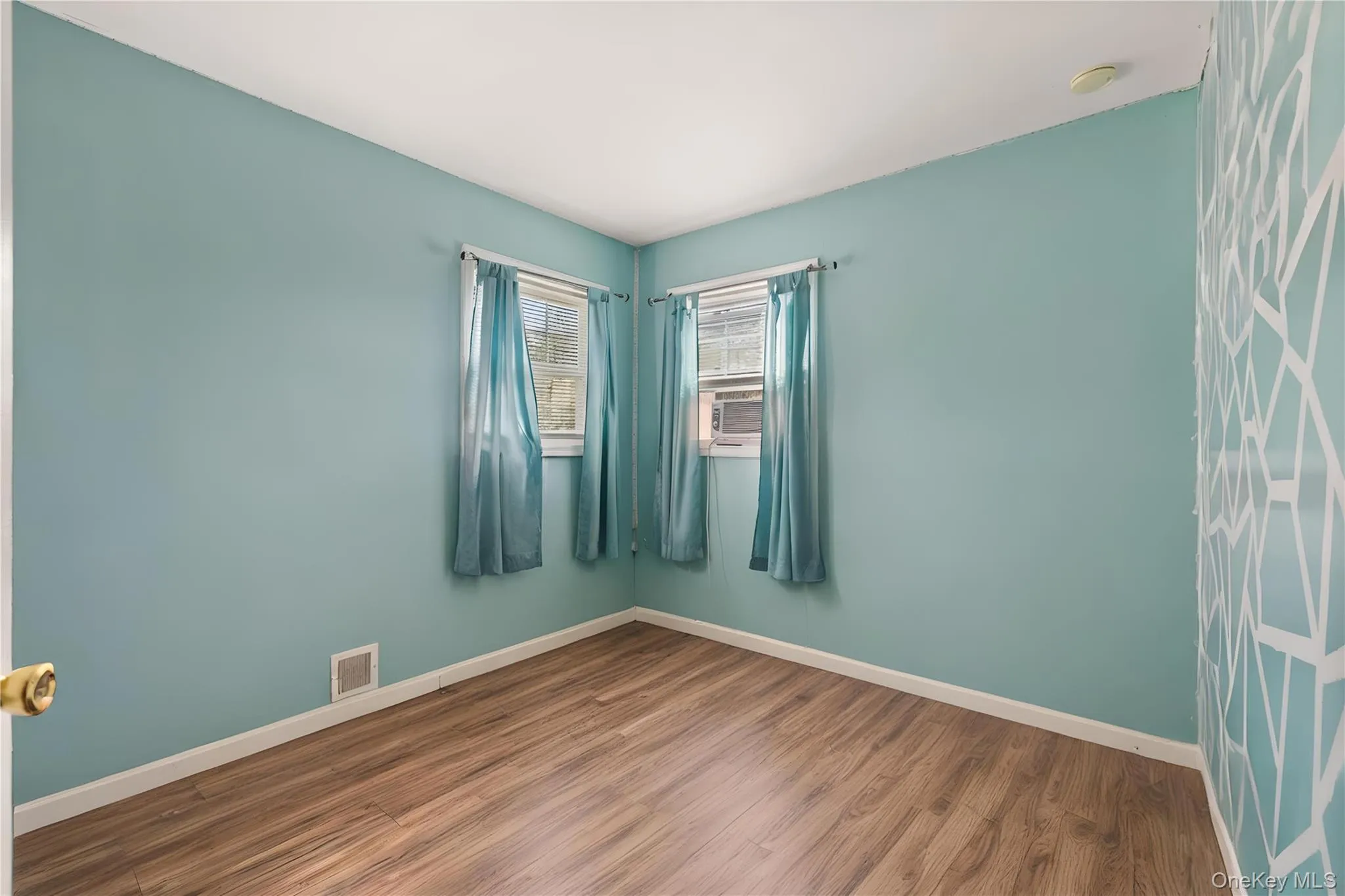 70 Lakeland Street, Islip, NY, 3 Bedrooms Bedrooms, 6 Rooms Rooms,1 BathroomBathrooms,Residential,For Rent,Lakeland,0,1007871 70 Lakeland Street, Islip, NY, 3 Bedrooms Bedrooms, 6 Rooms Rooms,1 BathroomBathrooms,Residential,For Rent,Lakeland,0,1007871
