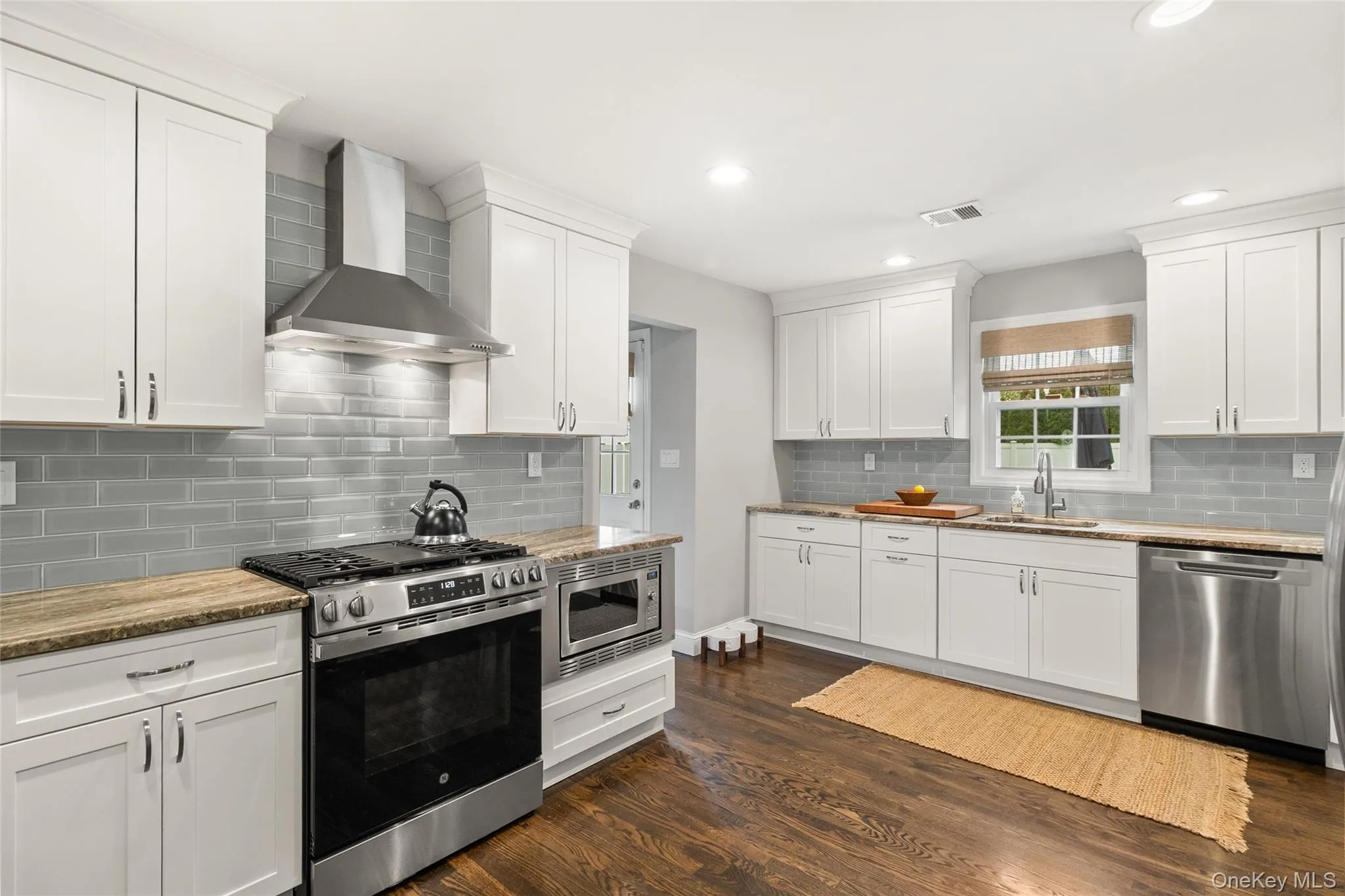1957 Jackson Avenue, Islip, NY, 4 Bedrooms Bedrooms, 8 Rooms Rooms,2 BathroomsBathrooms,Residential,For Rent,Jackson,0,1007878 1957 Jackson Avenue, Islip, NY, 4 Bedrooms Bedrooms, 8 Rooms Rooms,2 BathroomsBathrooms,Residential,For Rent,Jackson,0,1007878