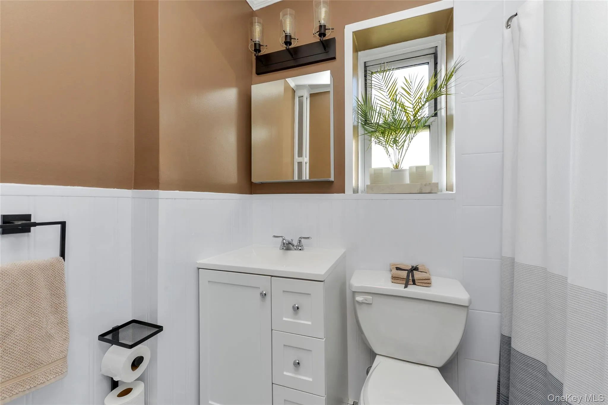 70 Locust Avenue, New Rochelle, NY, 2 Bedrooms Bedrooms, 5 Rooms Rooms,1 BathroomBathrooms,Residential,For Rent,Locust,0,1007887 70 Locust Avenue, New Rochelle, NY, 2 Bedrooms Bedrooms, 5 Rooms Rooms,1 BathroomBathrooms,Residential,For Rent,Locust,0,1007887
