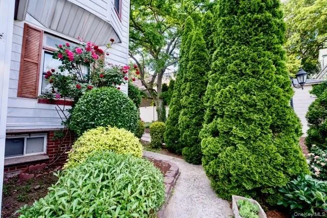 8019 85th Road, New York, NY, 4 Bedrooms Bedrooms, 9 Rooms Rooms,2 BathroomsBathrooms,Residential,For Rent,85th,0,1007892 8019 85th Road, New York, NY, 4 Bedrooms Bedrooms, 9 Rooms Rooms,2 BathroomsBathrooms,Residential,For Rent,85th,0,1007892