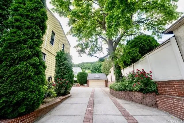 8019 85th Road, New York, NY, 4 Bedrooms Bedrooms, 9 Rooms Rooms,2 BathroomsBathrooms,Residential,For Rent,85th,0,1007892 8019 85th Road, New York, NY, 4 Bedrooms Bedrooms, 9 Rooms Rooms,2 BathroomsBathrooms,Residential,For Rent,85th,0,1007892