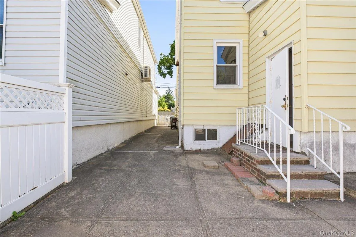 69-51 Manse Street, New York, NY, 3 Bedrooms Bedrooms, 10 Rooms Rooms,2 BathroomsBathrooms,Residential Lease,For Rent,Manse,0,1007893 69-51 Manse Street, New York, NY, 3 Bedrooms Bedrooms, 10 Rooms Rooms,2 BathroomsBathrooms,Residential Lease,For Rent,Manse,0,1007893