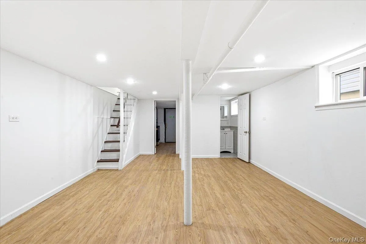 69-51 Manse Street, New York, NY, 3 Bedrooms Bedrooms, 10 Rooms Rooms,2 BathroomsBathrooms,Residential Lease,For Rent,Manse,0,1007893 69-51 Manse Street, New York, NY, 3 Bedrooms Bedrooms, 10 Rooms Rooms,2 BathroomsBathrooms,Residential Lease,For Rent,Manse,0,1007893