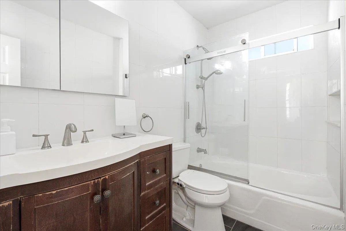 69-51 Manse Street, New York, NY, 3 Bedrooms Bedrooms, 10 Rooms Rooms,2 BathroomsBathrooms,Residential Lease,For Rent,Manse,0,1007893 69-51 Manse Street, New York, NY, 3 Bedrooms Bedrooms, 10 Rooms Rooms,2 BathroomsBathrooms,Residential Lease,For Rent,Manse,0,1007893