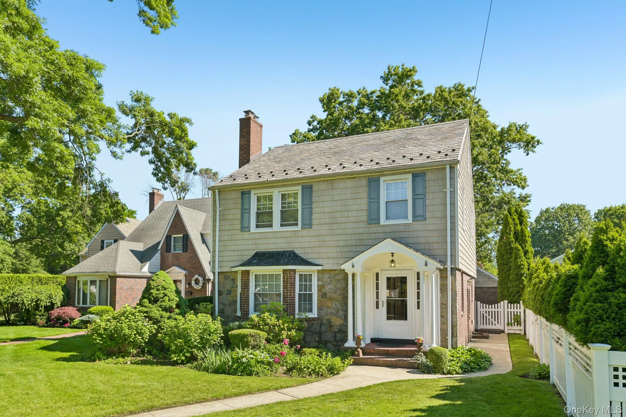 131 Floral Parkway, Hempstead, NY, 3 Bedrooms Bedrooms, 6 Rooms Rooms,2 BathroomsBathrooms,Residential,For Rent,Floral,0,1007896 131 Floral Parkway, Hempstead, NY, 3 Bedrooms Bedrooms, 6 Rooms Rooms,2 BathroomsBathrooms,Residential,For Rent,Floral,0,1007896