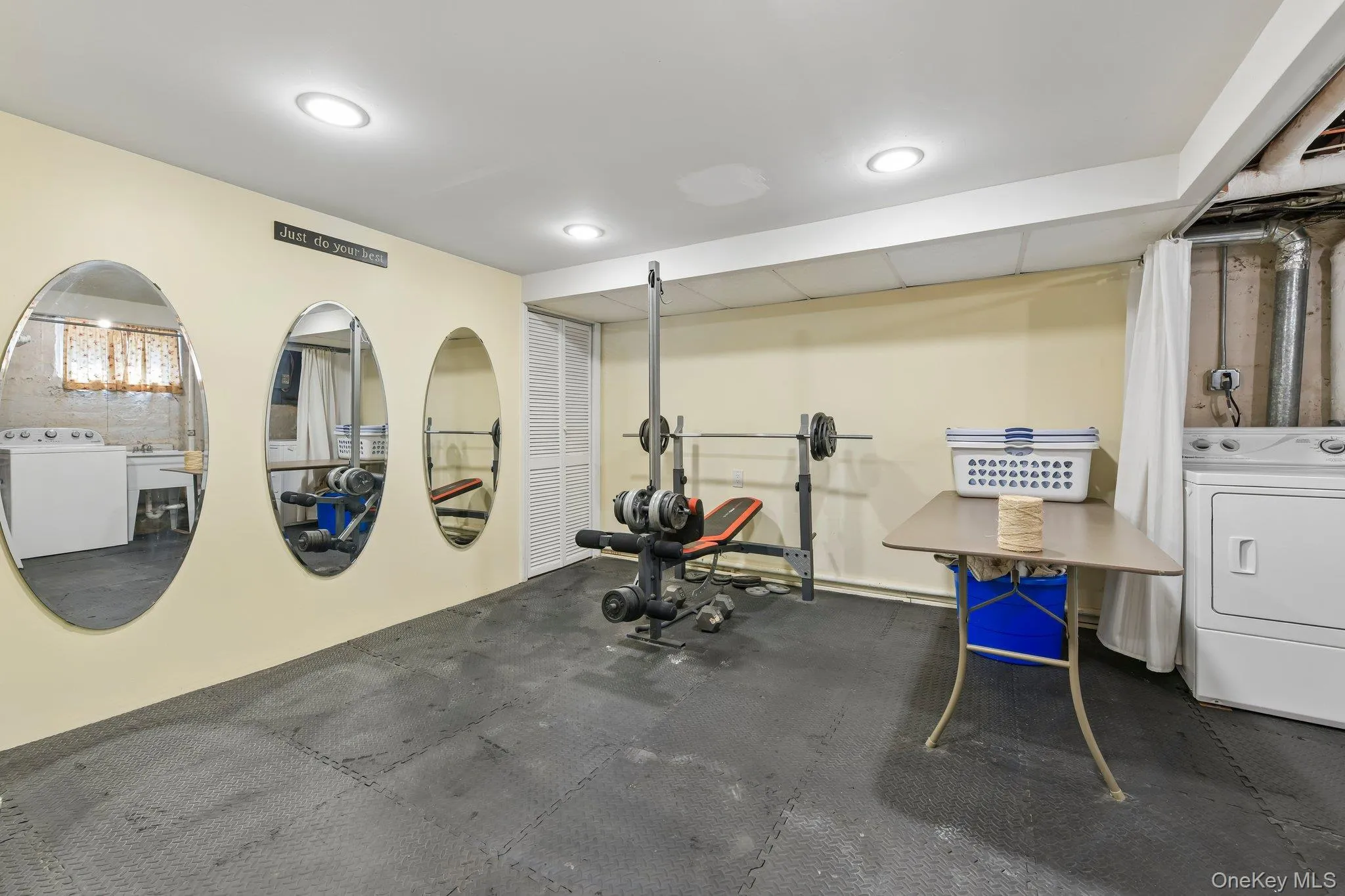 131 Floral Parkway, Hempstead, NY, 3 Bedrooms Bedrooms, 6 Rooms Rooms,2 BathroomsBathrooms,Residential,For Rent,Floral,0,1007896 131 Floral Parkway, Hempstead, NY, 3 Bedrooms Bedrooms, 6 Rooms Rooms,2 BathroomsBathrooms,Residential,For Rent,Floral,0,1007896