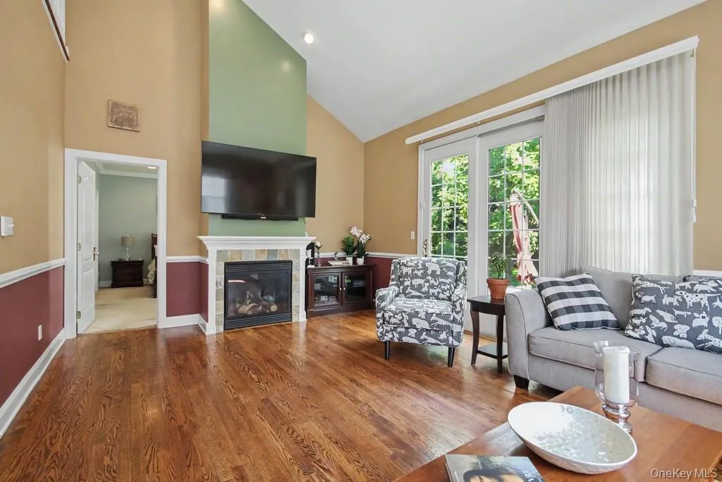 Living Room has vaulted ceilings Living Room has vaulted ceilings