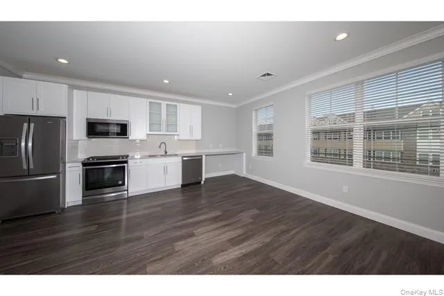 40 Elizabeth Street, Oyster Bay, NY, 1 Bedroom Bedrooms, 3 Rooms Rooms,1 BathroomBathrooms,Residential Lease,For Rent,Elizabeth,0,1007907 40 Elizabeth Street, Oyster Bay, NY, 1 Bedroom Bedrooms, 3 Rooms Rooms,1 BathroomBathrooms,Residential Lease,For Rent,Elizabeth,0,1007907