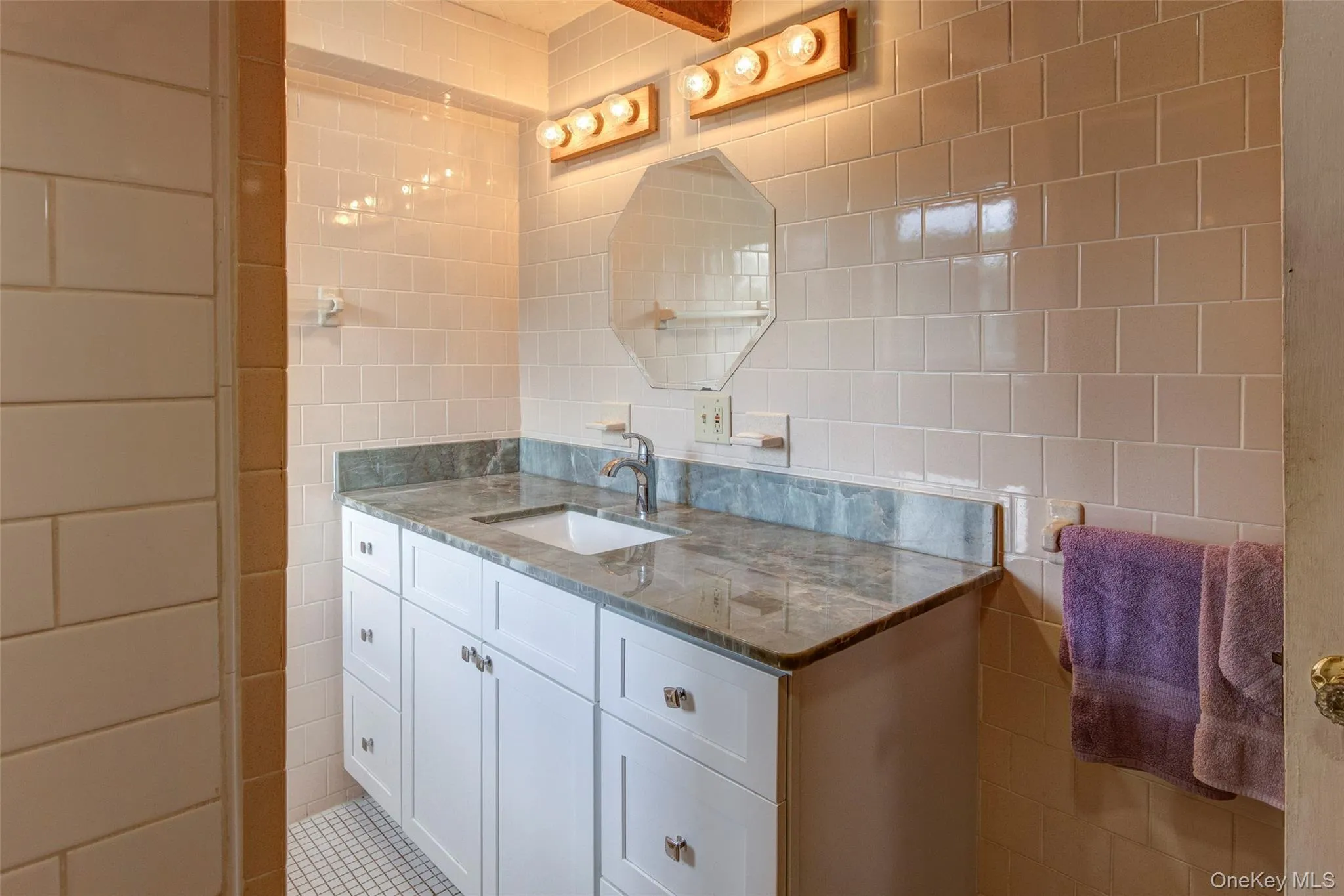 bathroom with onyx counter bathroom with onyx counter