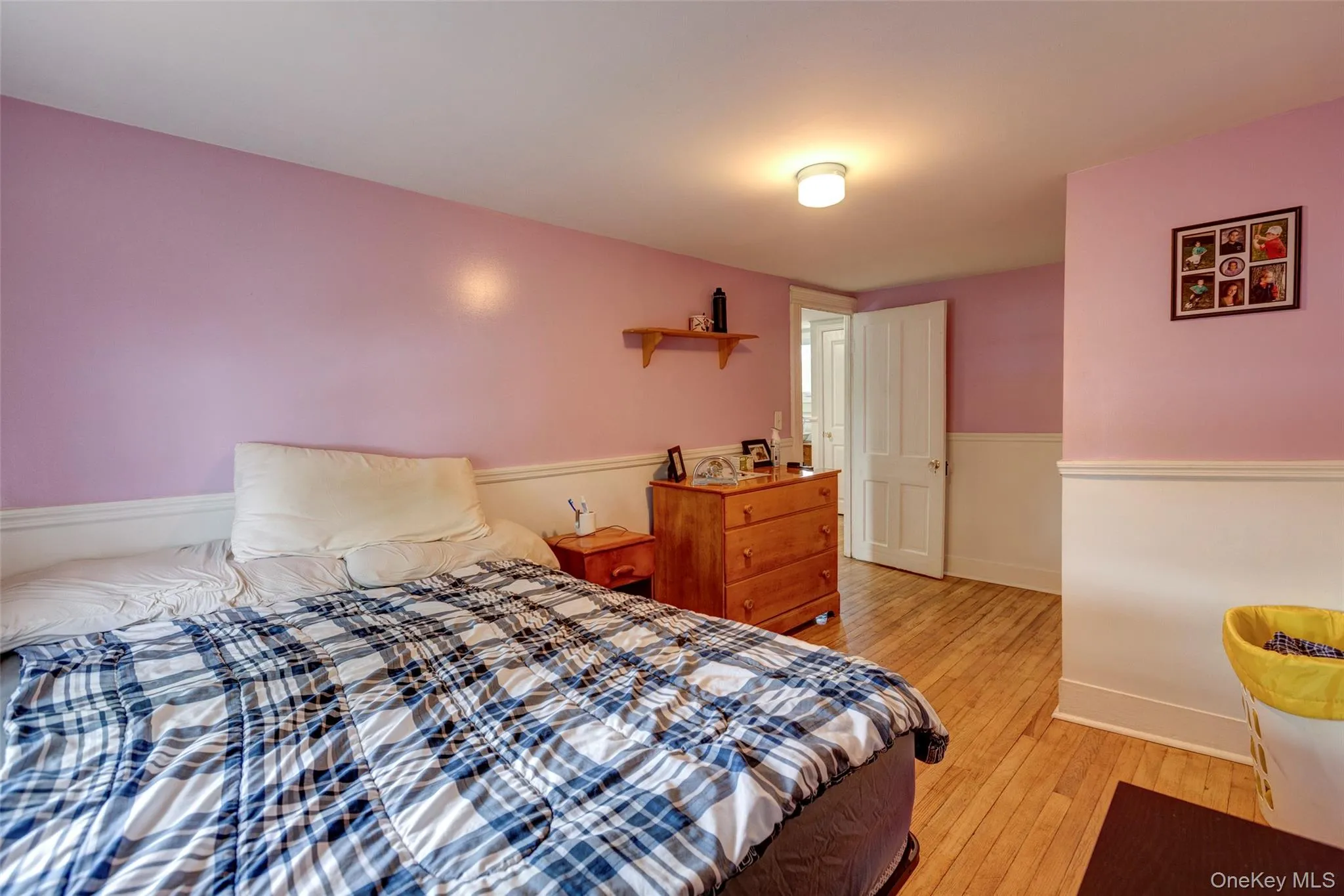 bedroom bedroom