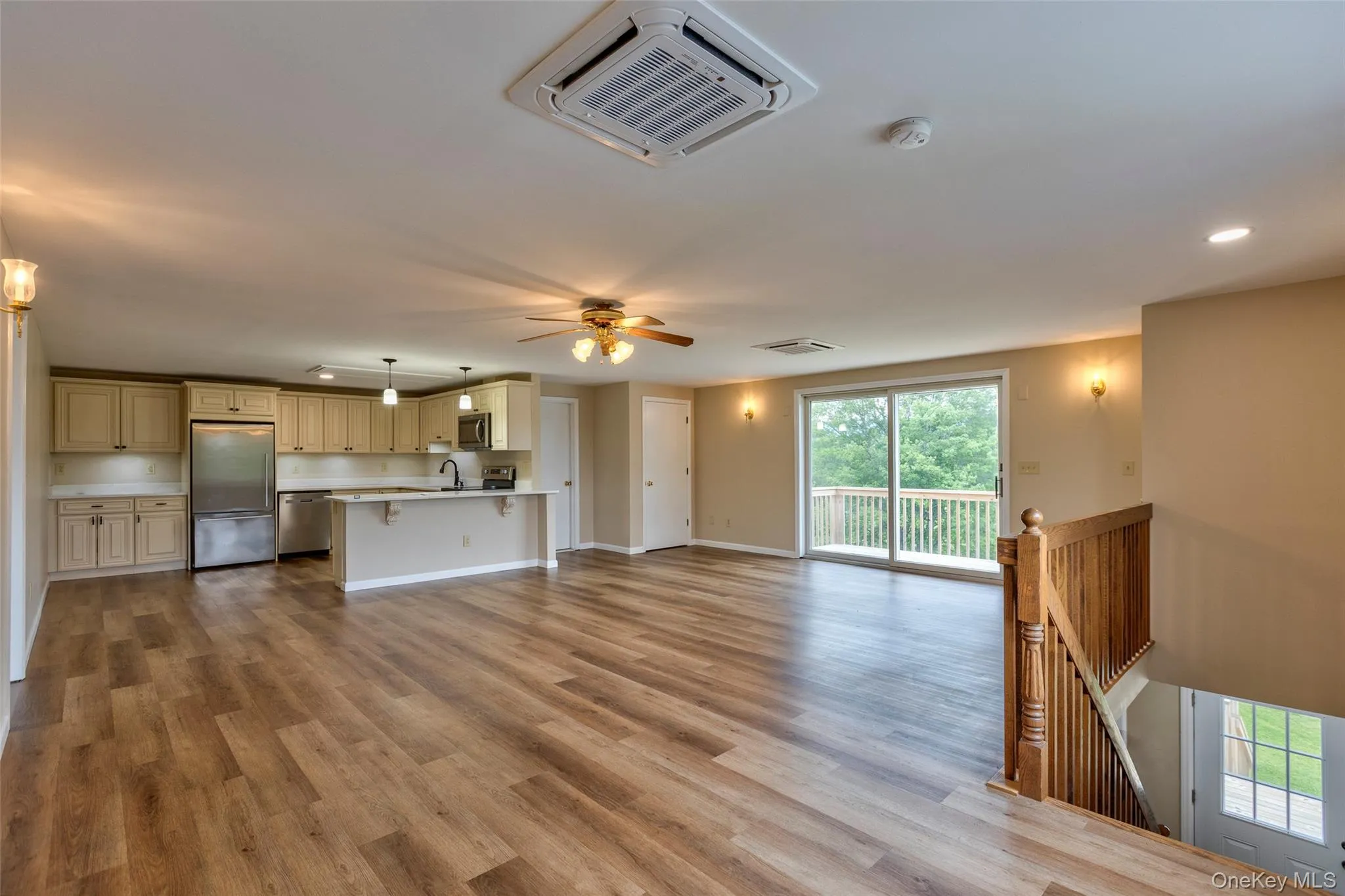 upstairs separate apartment with it's own entrance upstairs separate apartment with it's own entrance