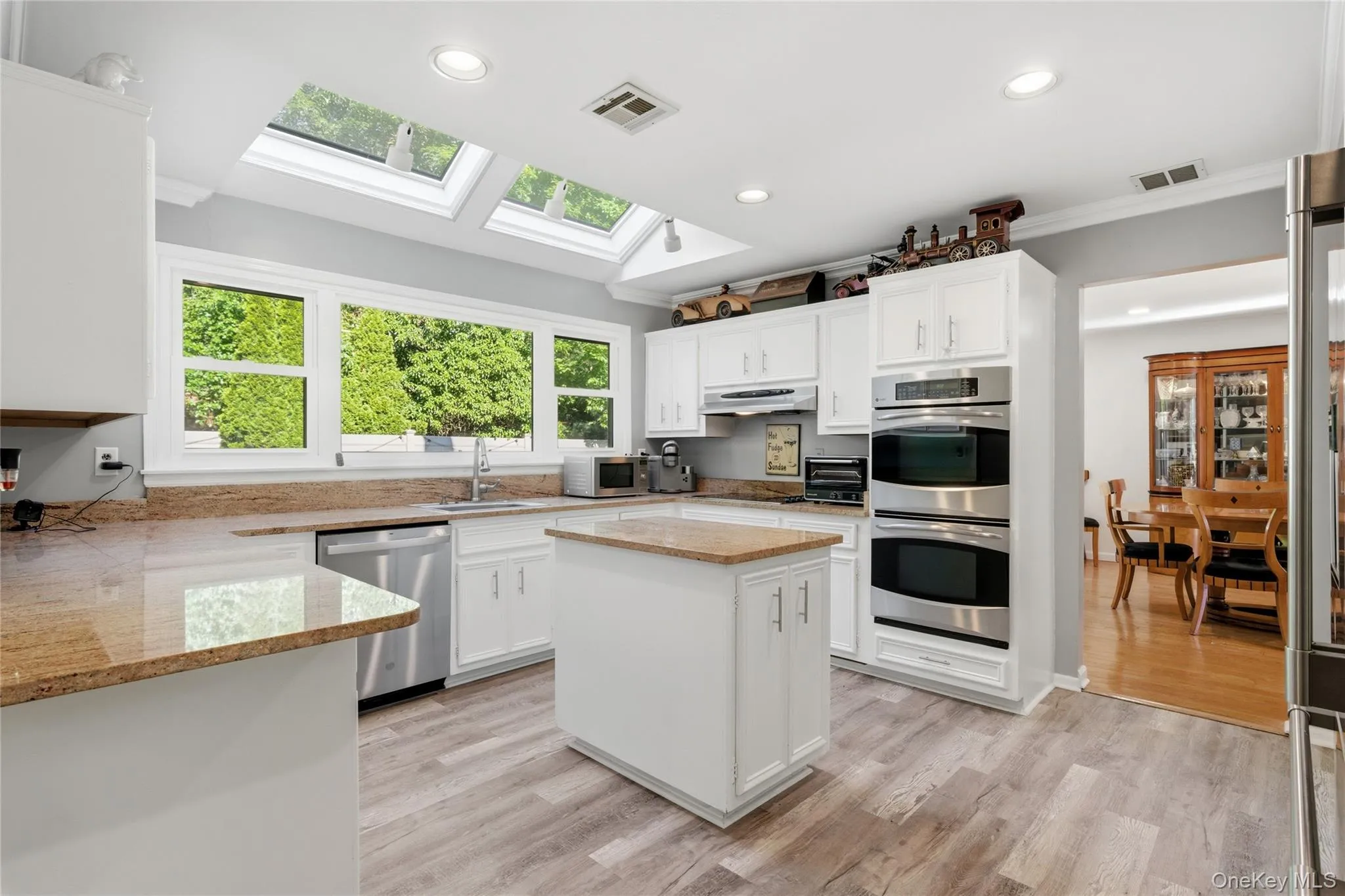 10 Weatherstone Way, Smithtown, NY, 4 Bedrooms Bedrooms, 10 Rooms Rooms,2 BathroomsBathrooms,Residential,For Rent,Weatherstone,0,1007915 10 Weatherstone Way, Smithtown, NY, 4 Bedrooms Bedrooms, 10 Rooms Rooms,2 BathroomsBathrooms,Residential,For Rent,Weatherstone,0,1007915