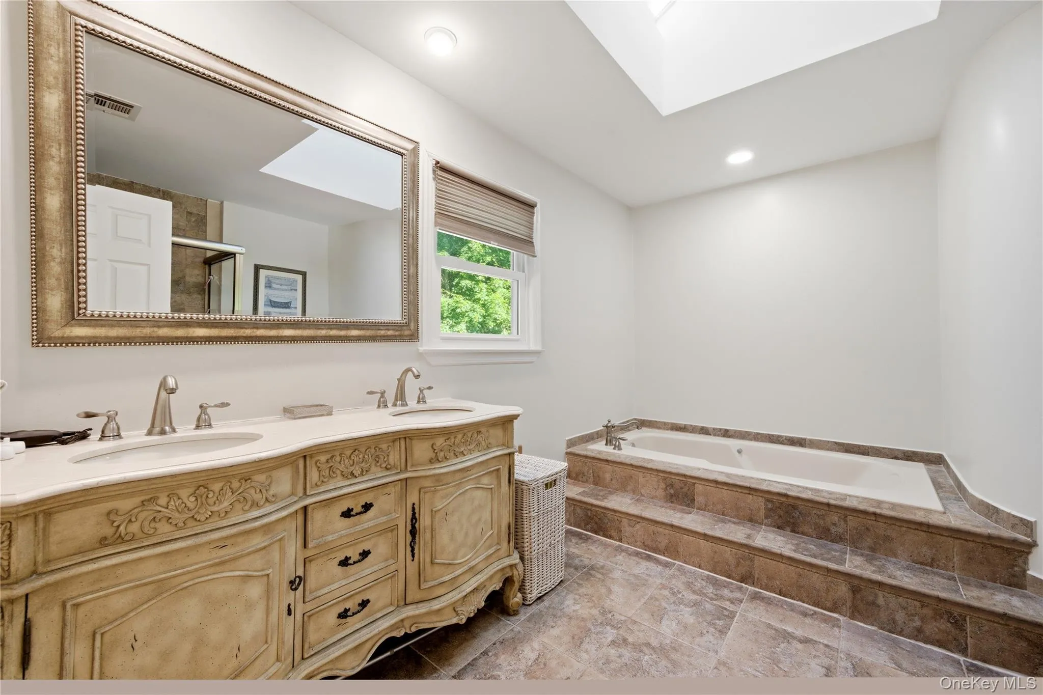 10 Weatherstone Way, Smithtown, NY, 4 Bedrooms Bedrooms, 10 Rooms Rooms,2 BathroomsBathrooms,Residential,For Rent,Weatherstone,0,1007915 10 Weatherstone Way, Smithtown, NY, 4 Bedrooms Bedrooms, 10 Rooms Rooms,2 BathroomsBathrooms,Residential,For Rent,Weatherstone,0,1007915