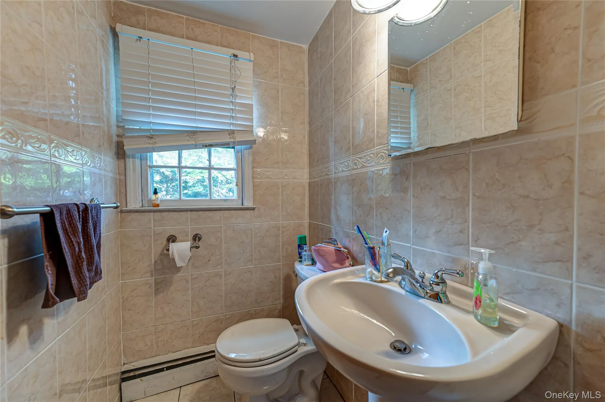 6 Glades Way, Huntington, NY, 3 Bedrooms Bedrooms, 7 Rooms Rooms,1 BathroomBathrooms,Residential,For Rent,Glades,0,1007916 6 Glades Way, Huntington, NY, 3 Bedrooms Bedrooms, 7 Rooms Rooms,1 BathroomBathrooms,Residential,For Rent,Glades,0,1007916