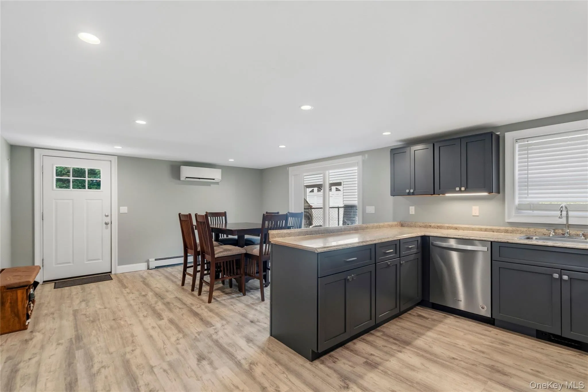 105 Sequams Lane, Islip, NY, 6 Bedrooms Bedrooms, 12 Rooms Rooms,4 BathroomsBathrooms,Residential,For Rent,Sequams,0,1007927 105 Sequams Lane, Islip, NY, 6 Bedrooms Bedrooms, 12 Rooms Rooms,4 BathroomsBathrooms,Residential,For Rent,Sequams,0,1007927
