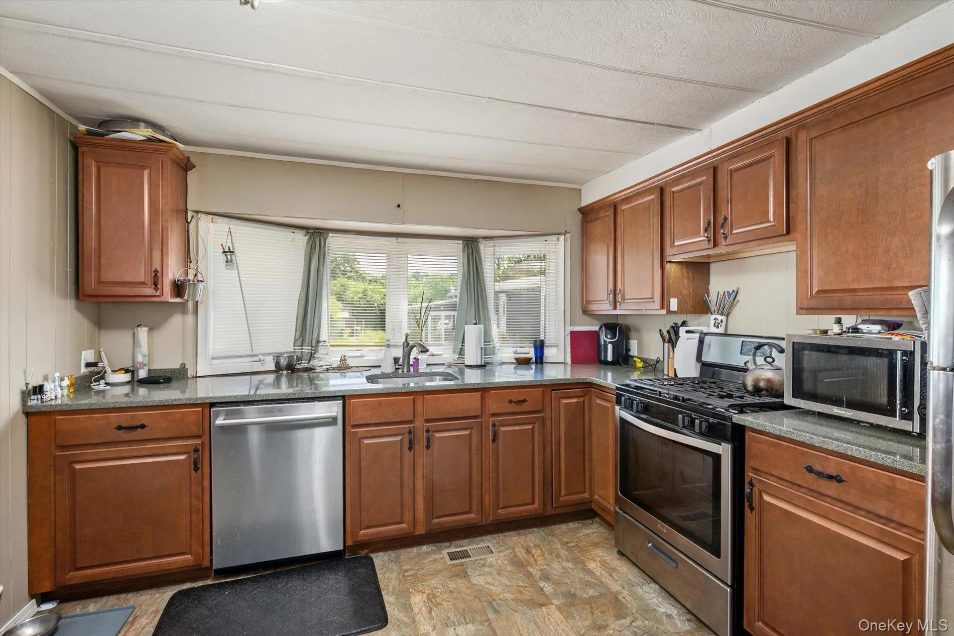 66 Minuteman Drive, Islip, NY, 2 Bedrooms Bedrooms, 5 Rooms Rooms,1 BathroomBathrooms,Residential,For Rent,Minuteman Drive,0,1007928 66 Minuteman Drive, Islip, NY, 2 Bedrooms Bedrooms, 5 Rooms Rooms,1 BathroomBathrooms,Residential,For Rent,Minuteman Drive,0,1007928