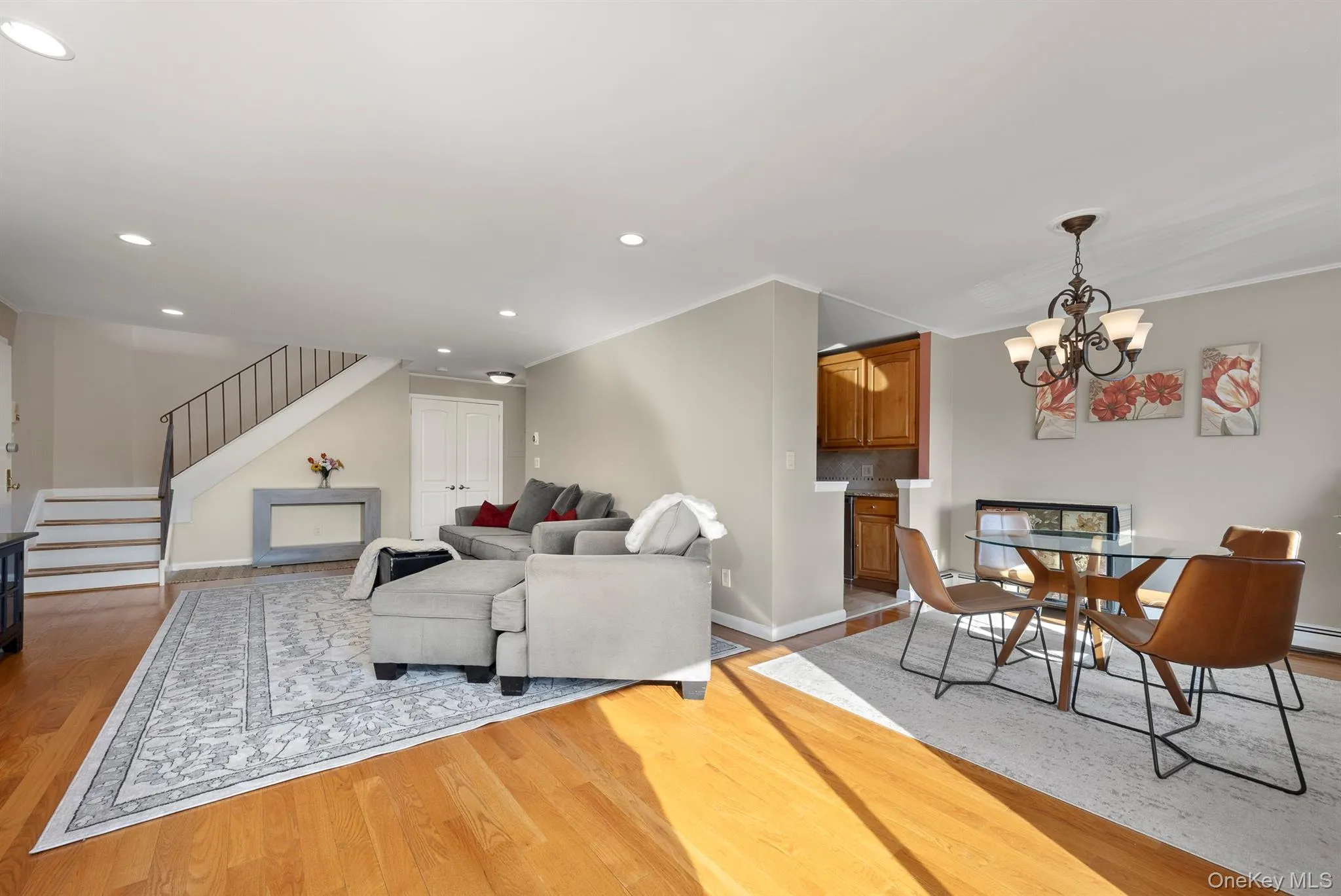 89 Broadway, White Plains, NY, 3 Bedrooms Bedrooms, 6 Rooms Rooms,2 BathroomsBathrooms,Residential,For Rent,Broadway,0,1007932 89 Broadway, White Plains, NY, 3 Bedrooms Bedrooms, 6 Rooms Rooms,2 BathroomsBathrooms,Residential,For Rent,Broadway,0,1007932