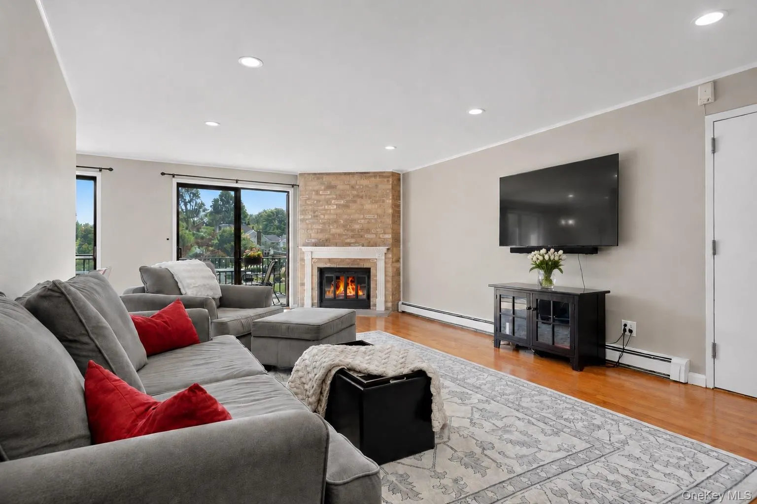 89 Broadway, White Plains, NY, 3 Bedrooms Bedrooms, 6 Rooms Rooms,2 BathroomsBathrooms,Residential,For Rent,Broadway,0,1007932 89 Broadway, White Plains, NY, 3 Bedrooms Bedrooms, 6 Rooms Rooms,2 BathroomsBathrooms,Residential,For Rent,Broadway,0,1007932