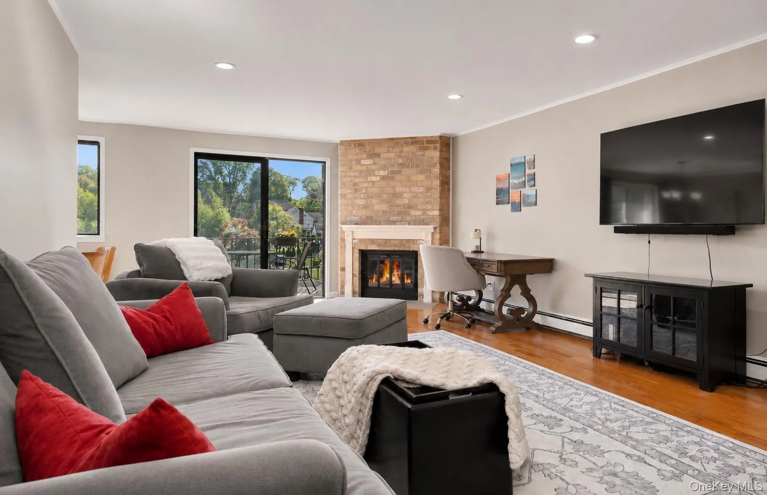 89 Broadway, White Plains, NY, 3 Bedrooms Bedrooms, 6 Rooms Rooms,2 BathroomsBathrooms,Residential,For Rent,Broadway,0,1007932 89 Broadway, White Plains, NY, 3 Bedrooms Bedrooms, 6 Rooms Rooms,2 BathroomsBathrooms,Residential,For Rent,Broadway,0,1007932