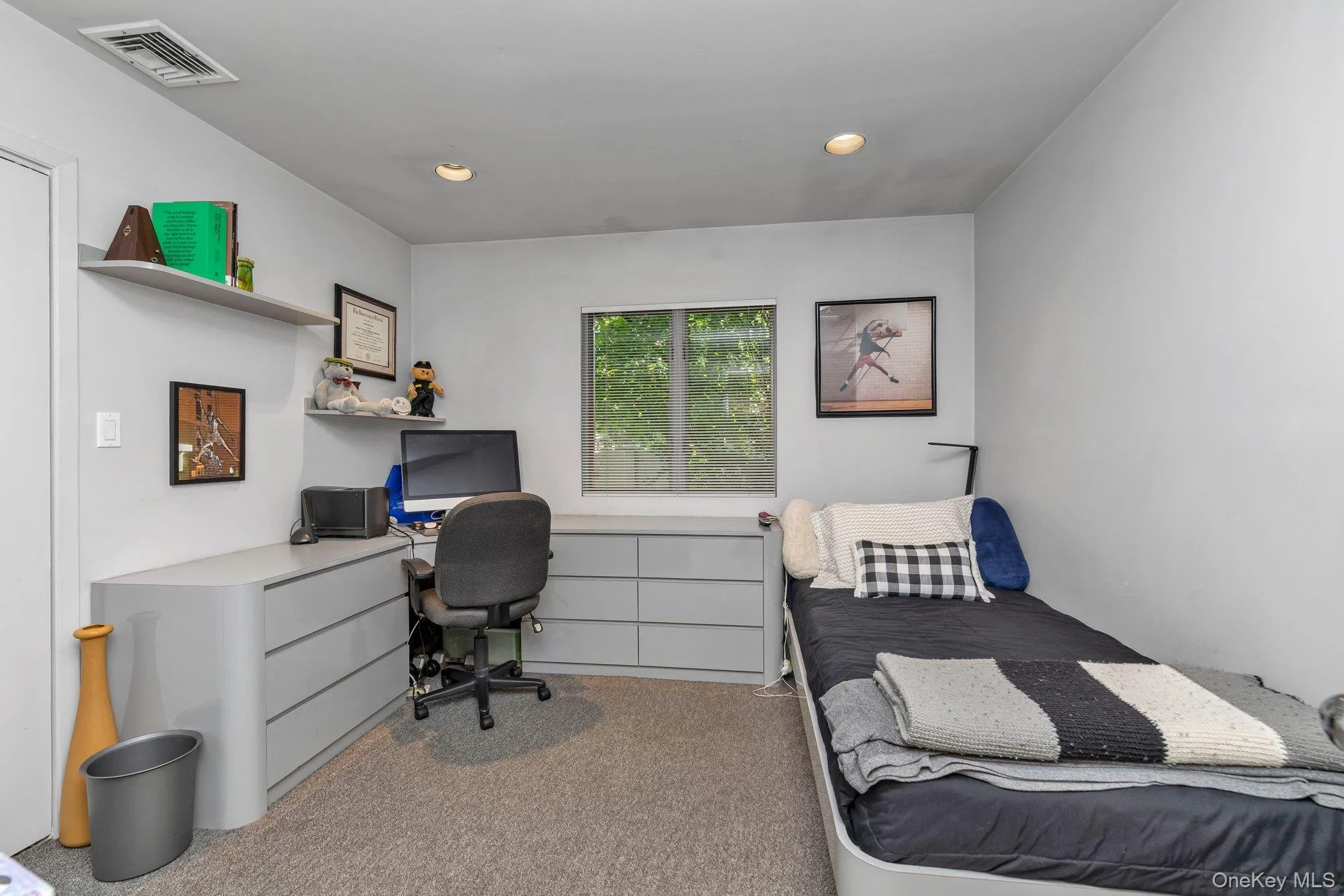 25 Linden Lane, Hempstead, NY, 3 Bedrooms Bedrooms, 7 Rooms Rooms,2 BathroomsBathrooms,Residential,For Rent,Linden,0,1007936 25 Linden Lane, Hempstead, NY, 3 Bedrooms Bedrooms, 7 Rooms Rooms,2 BathroomsBathrooms,Residential,For Rent,Linden,0,1007936