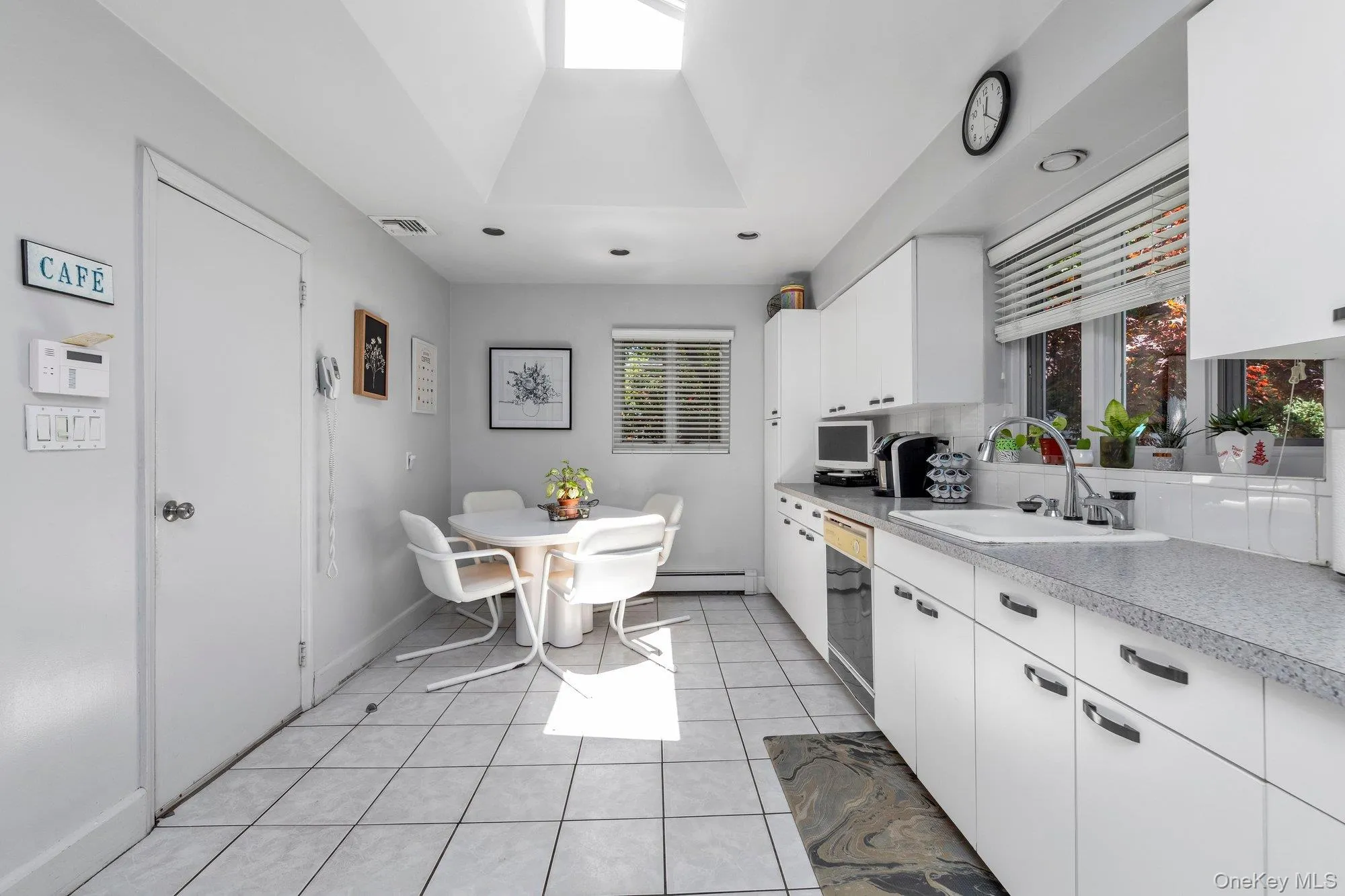 25 Linden Lane, Hempstead, NY, 3 Bedrooms Bedrooms, 7 Rooms Rooms,2 BathroomsBathrooms,Residential,For Rent,Linden,0,1007936 25 Linden Lane, Hempstead, NY, 3 Bedrooms Bedrooms, 7 Rooms Rooms,2 BathroomsBathrooms,Residential,For Rent,Linden,0,1007936