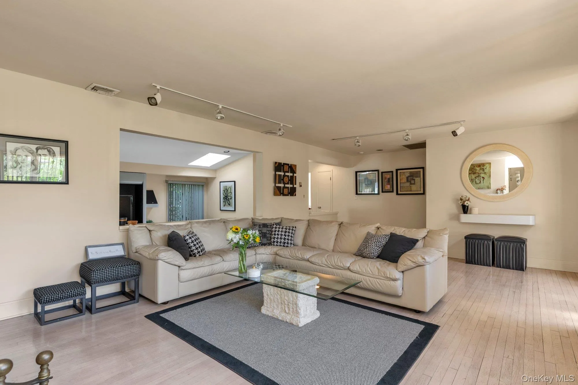 25 Linden Lane, Hempstead, NY, 3 Bedrooms Bedrooms, 7 Rooms Rooms,2 BathroomsBathrooms,Residential,For Rent,Linden,0,1007936 25 Linden Lane, Hempstead, NY, 3 Bedrooms Bedrooms, 7 Rooms Rooms,2 BathroomsBathrooms,Residential,For Rent,Linden,0,1007936