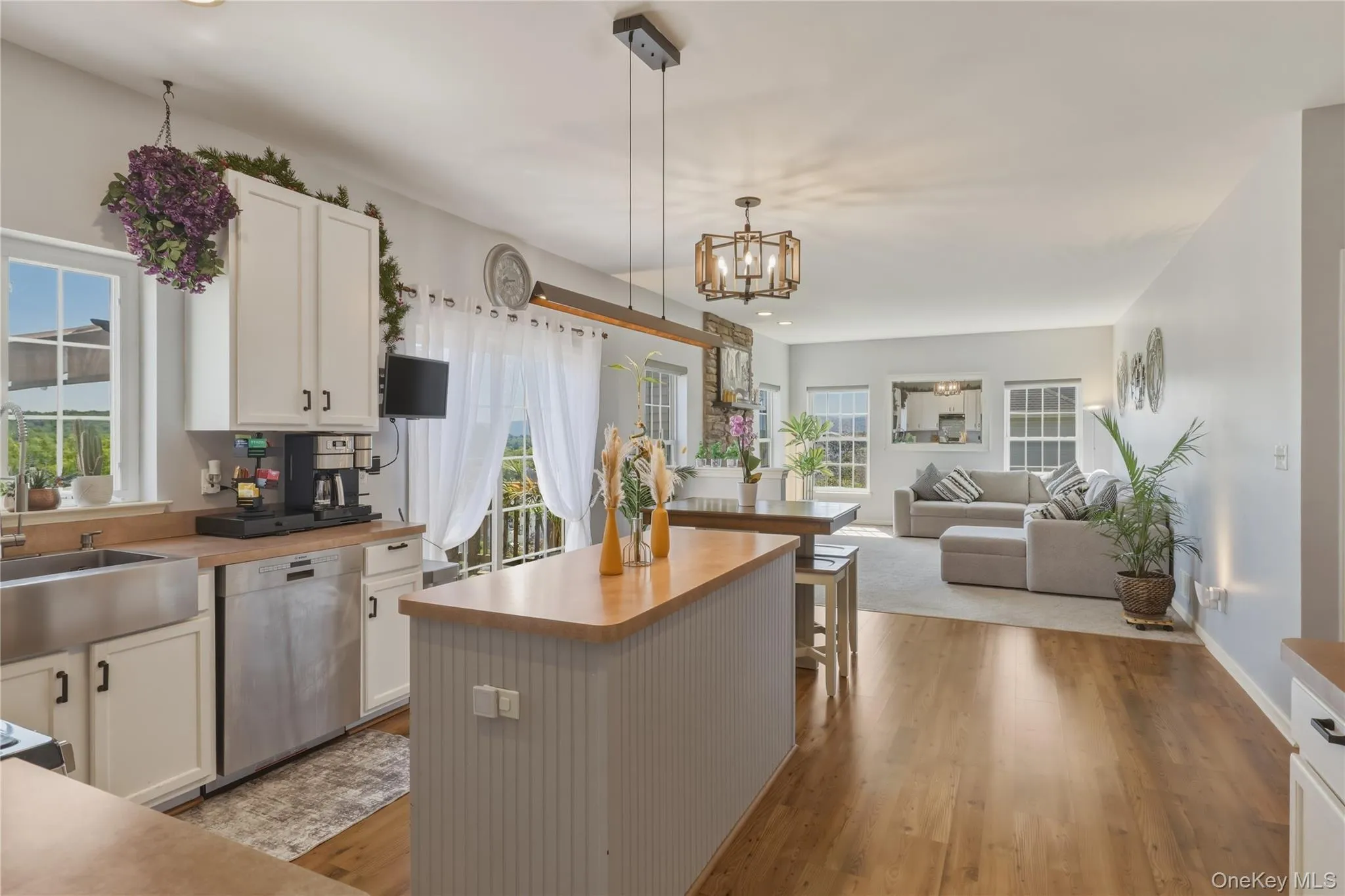 2058 Independence Drive, New Windsor, NY, 5 Bedrooms Bedrooms, 10 Rooms Rooms,3 BathroomsBathrooms,Residential,For Rent,Independence,0,1007950 2058 Independence Drive, New Windsor, NY, 5 Bedrooms Bedrooms, 10 Rooms Rooms,3 BathroomsBathrooms,Residential,For Rent,Independence,0,1007950