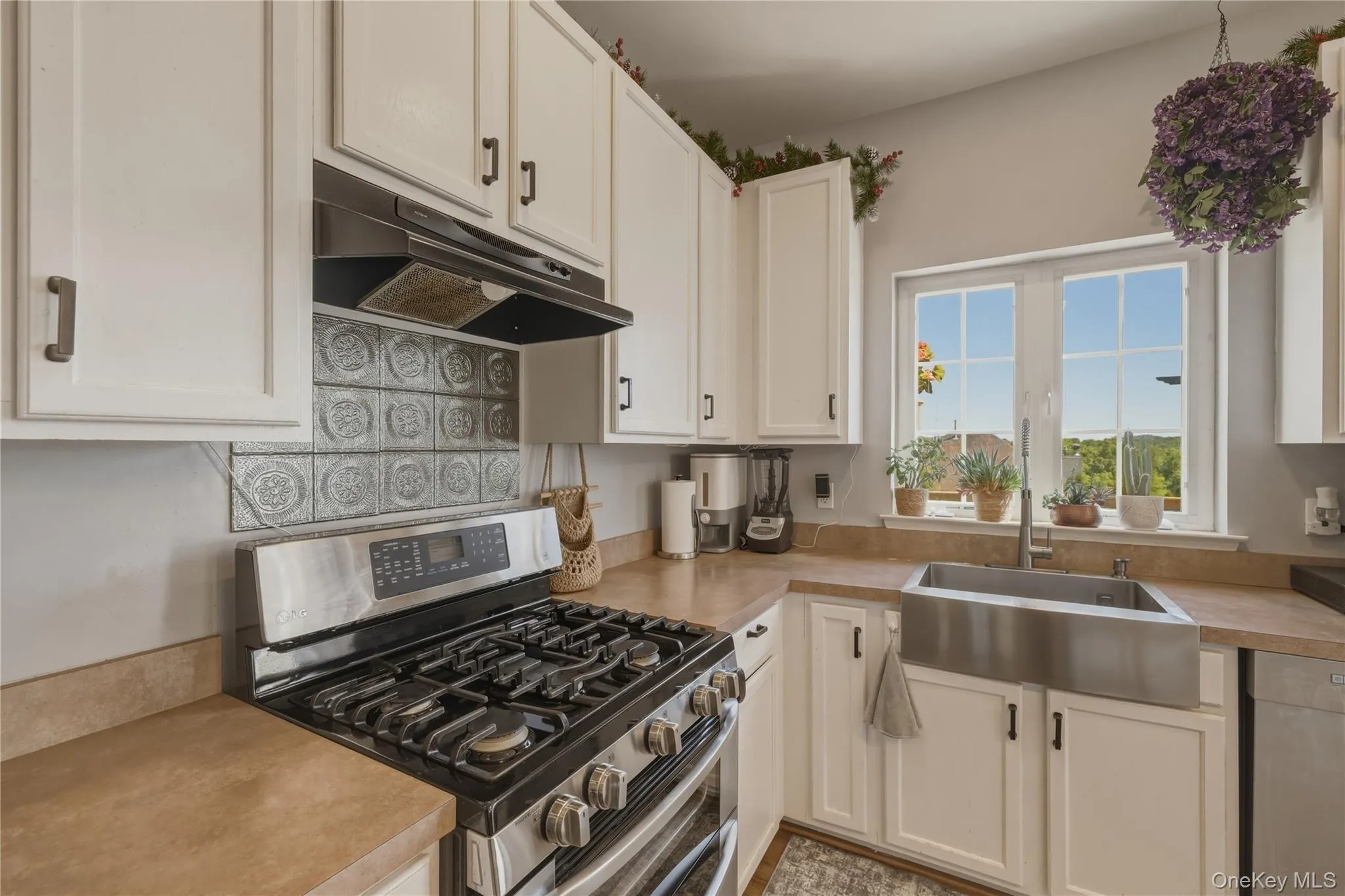2058 Independence Drive, New Windsor, NY, 5 Bedrooms Bedrooms, 10 Rooms Rooms,3 BathroomsBathrooms,Residential,For Rent,Independence,0,1007950 2058 Independence Drive, New Windsor, NY, 5 Bedrooms Bedrooms, 10 Rooms Rooms,3 BathroomsBathrooms,Residential,For Rent,Independence,0,1007950
