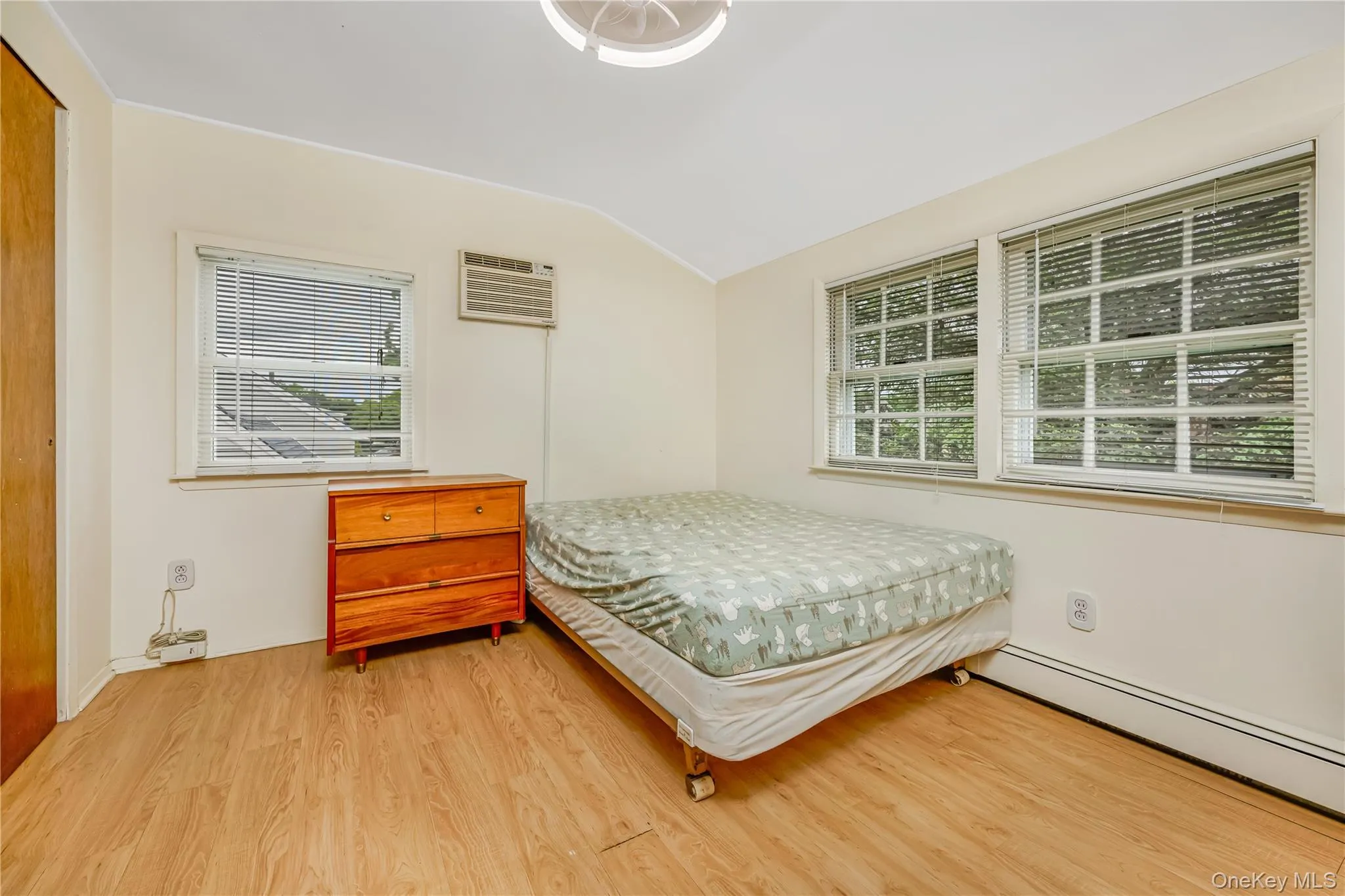20 Flagstone Lane, Hempstead, NY, 6 Bedrooms Bedrooms, 9 Rooms Rooms,2 BathroomsBathrooms,Residential,For Rent,Flagstone,0,1007962 20 Flagstone Lane, Hempstead, NY, 6 Bedrooms Bedrooms, 9 Rooms Rooms,2 BathroomsBathrooms,Residential,For Rent,Flagstone,0,1007962