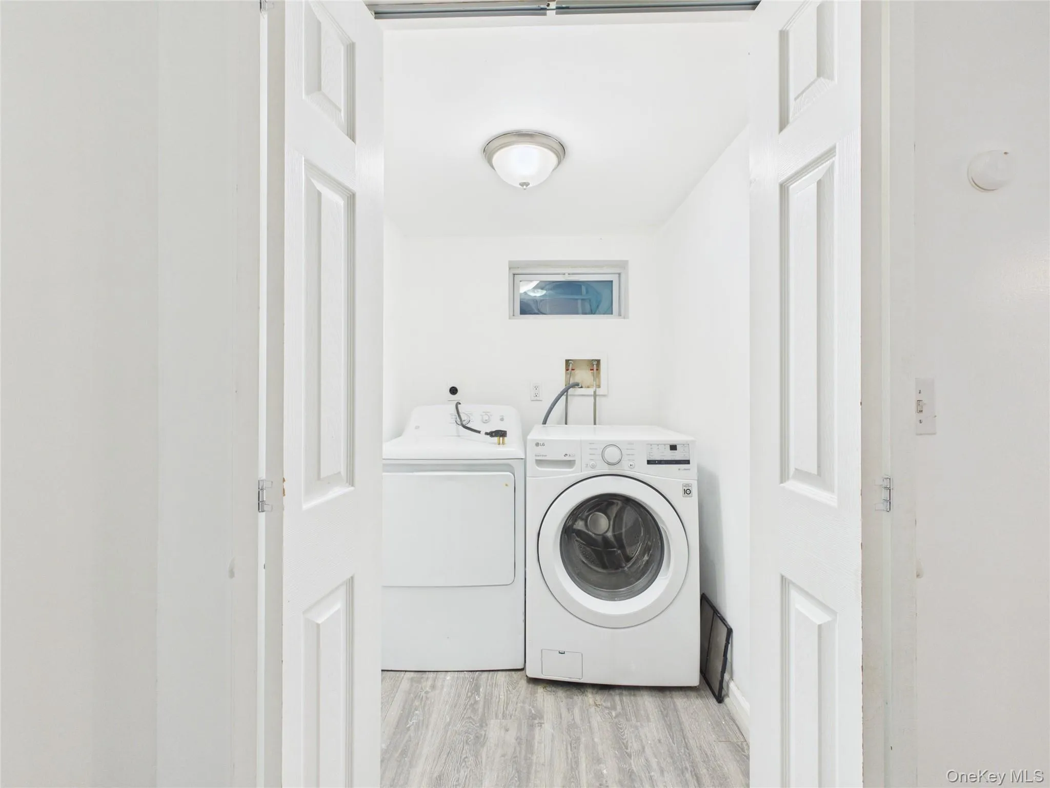 9 Ferndale Drive, Oyster Bay, NY, 3 Bedrooms Bedrooms, 6 Rooms Rooms,2 BathroomsBathrooms,Residential Lease,For Rent,Ferndale,0,1007970 9 Ferndale Drive, Oyster Bay, NY, 3 Bedrooms Bedrooms, 6 Rooms Rooms,2 BathroomsBathrooms,Residential Lease,For Rent,Ferndale,0,1007970