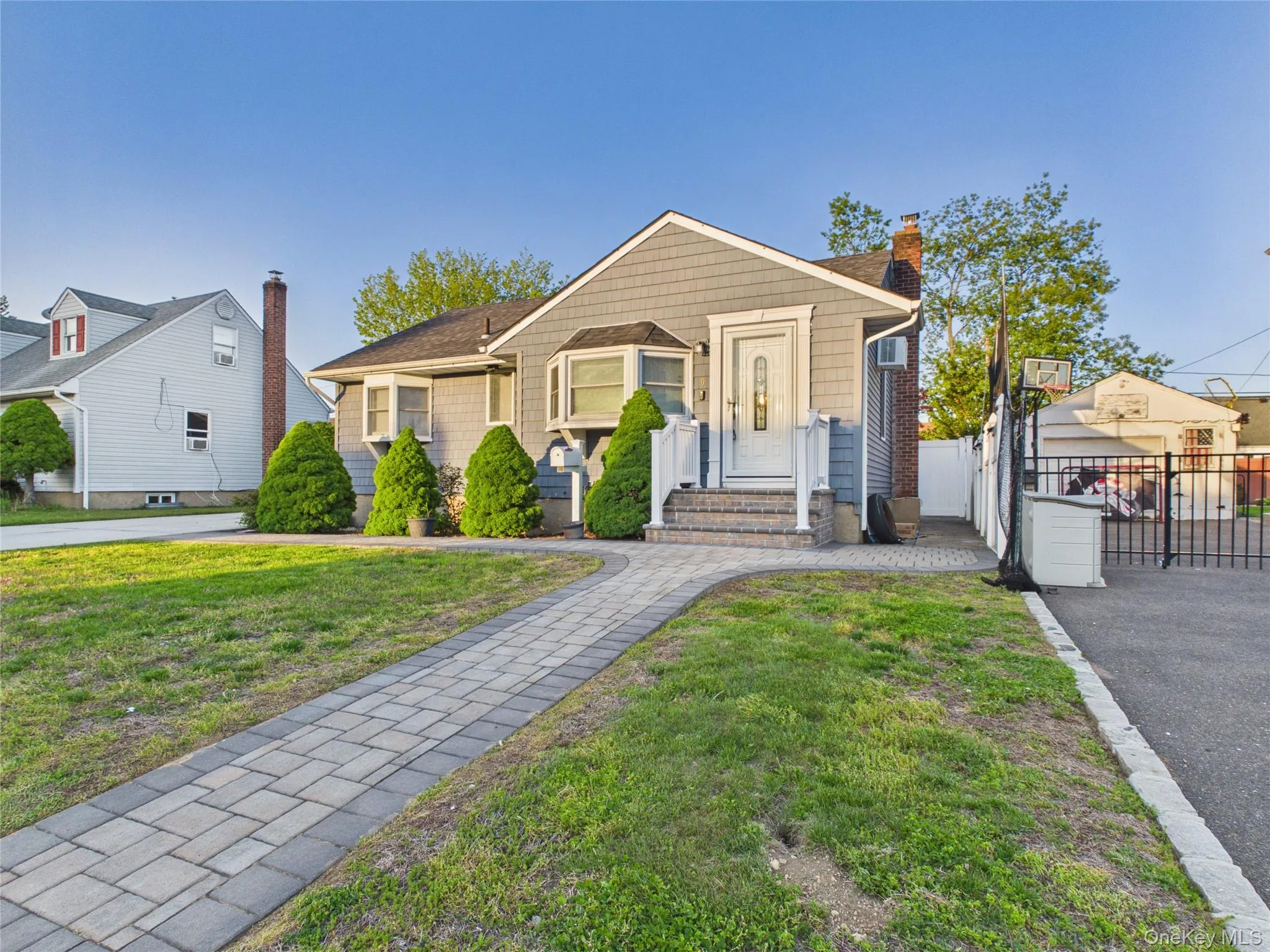 9 Ferndale Drive, Oyster Bay, NY, 3 Bedrooms Bedrooms, 6 Rooms Rooms,2 BathroomsBathrooms,Residential Lease,For Rent,Ferndale,0,1007970 9 Ferndale Drive, Oyster Bay, NY, 3 Bedrooms Bedrooms, 6 Rooms Rooms,2 BathroomsBathrooms,Residential Lease,For Rent,Ferndale,0,1007970
