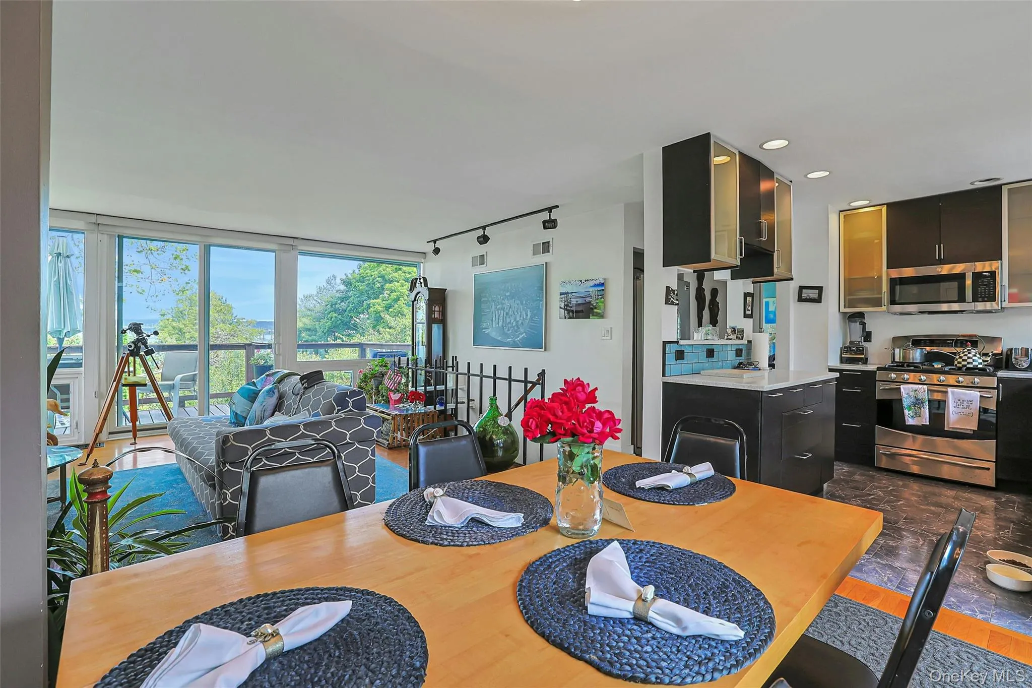 8 Edgewater Lane, Orangetown, NY, 3 Bedrooms Bedrooms, 10 Rooms Rooms,2 BathroomsBathrooms,Residential,For Rent,Edgewater,0,1007972 8 Edgewater Lane, Orangetown, NY, 3 Bedrooms Bedrooms, 10 Rooms Rooms,2 BathroomsBathrooms,Residential,For Rent,Edgewater,0,1007972
