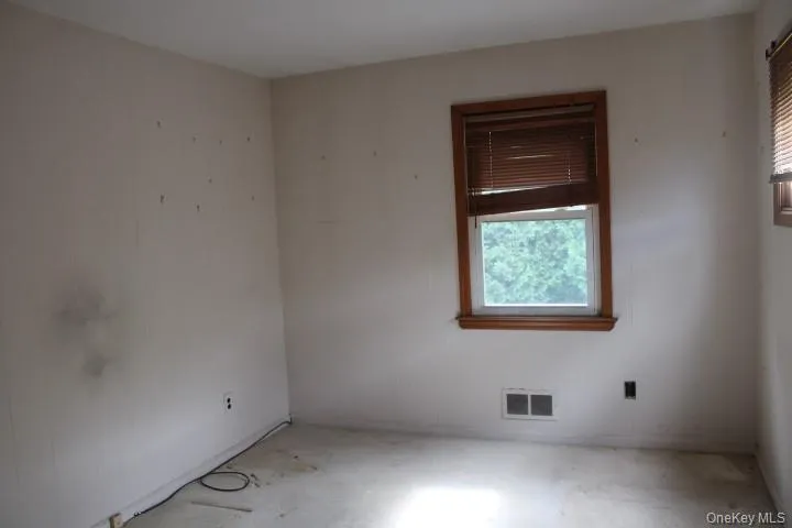 29 Orchard Street, Clarkstown, NY, 4 Bedrooms Bedrooms, 6 Rooms Rooms,1 BathroomBathrooms,Residential,For Rent,Orchard,0,1007975 29 Orchard Street, Clarkstown, NY, 4 Bedrooms Bedrooms, 6 Rooms Rooms,1 BathroomBathrooms,Residential,For Rent,Orchard,0,1007975