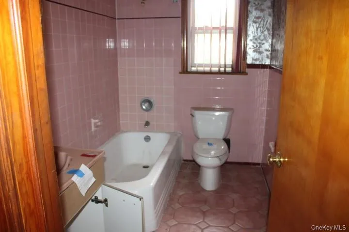29 Orchard Street, Clarkstown, NY, 4 Bedrooms Bedrooms, 6 Rooms Rooms,1 BathroomBathrooms,Residential,For Rent,Orchard,0,1007975 29 Orchard Street, Clarkstown, NY, 4 Bedrooms Bedrooms, 6 Rooms Rooms,1 BathroomBathrooms,Residential,For Rent,Orchard,0,1007975