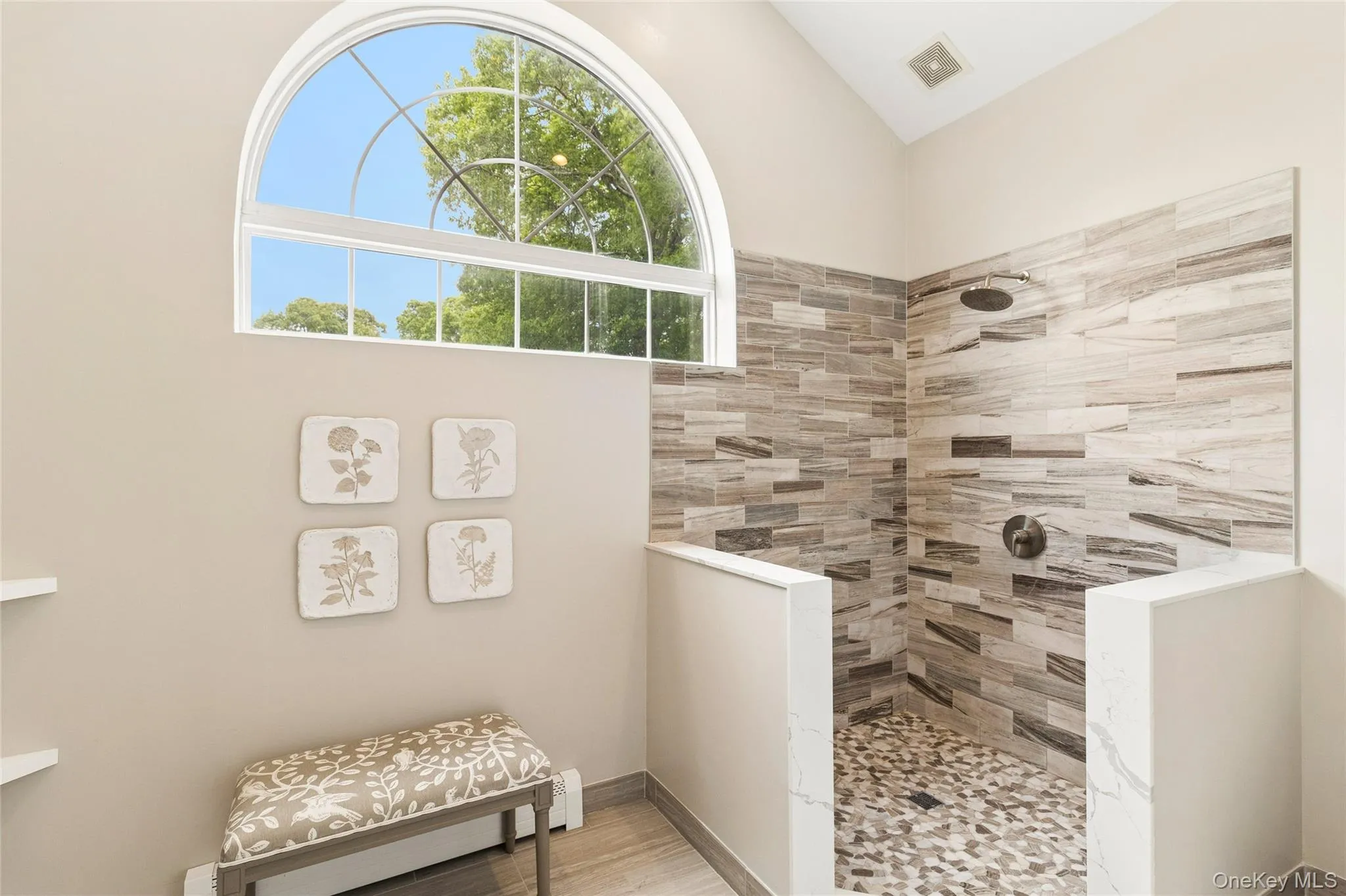 Featuring standing/open shower Featuring standing/open shower