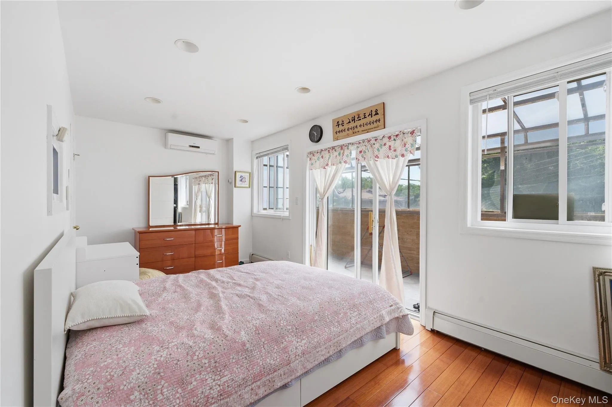 206-59 46th Avenue, New York, NY, 3 Bedrooms Bedrooms, 9 Rooms Rooms,2 BathroomsBathrooms,Residential,For Rent,46th,0,1007977 206-59 46th Avenue, New York, NY, 3 Bedrooms Bedrooms, 9 Rooms Rooms,2 BathroomsBathrooms,Residential,For Rent,46th,0,1007977