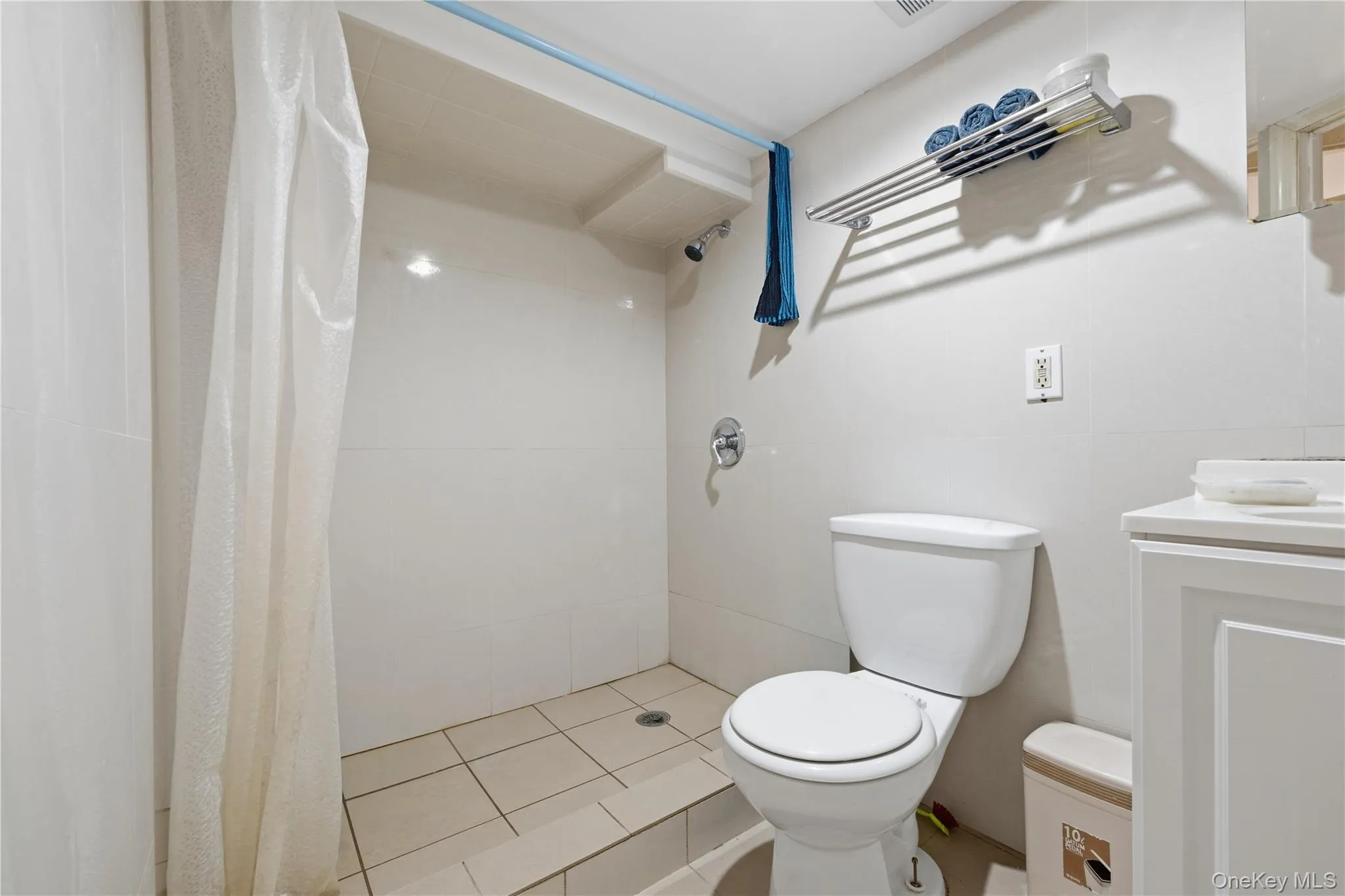 206-59 46th Avenue, New York, NY, 3 Bedrooms Bedrooms, 9 Rooms Rooms,2 BathroomsBathrooms,Residential,For Rent,46th,0,1007977 206-59 46th Avenue, New York, NY, 3 Bedrooms Bedrooms, 9 Rooms Rooms,2 BathroomsBathrooms,Residential,For Rent,46th,0,1007977
