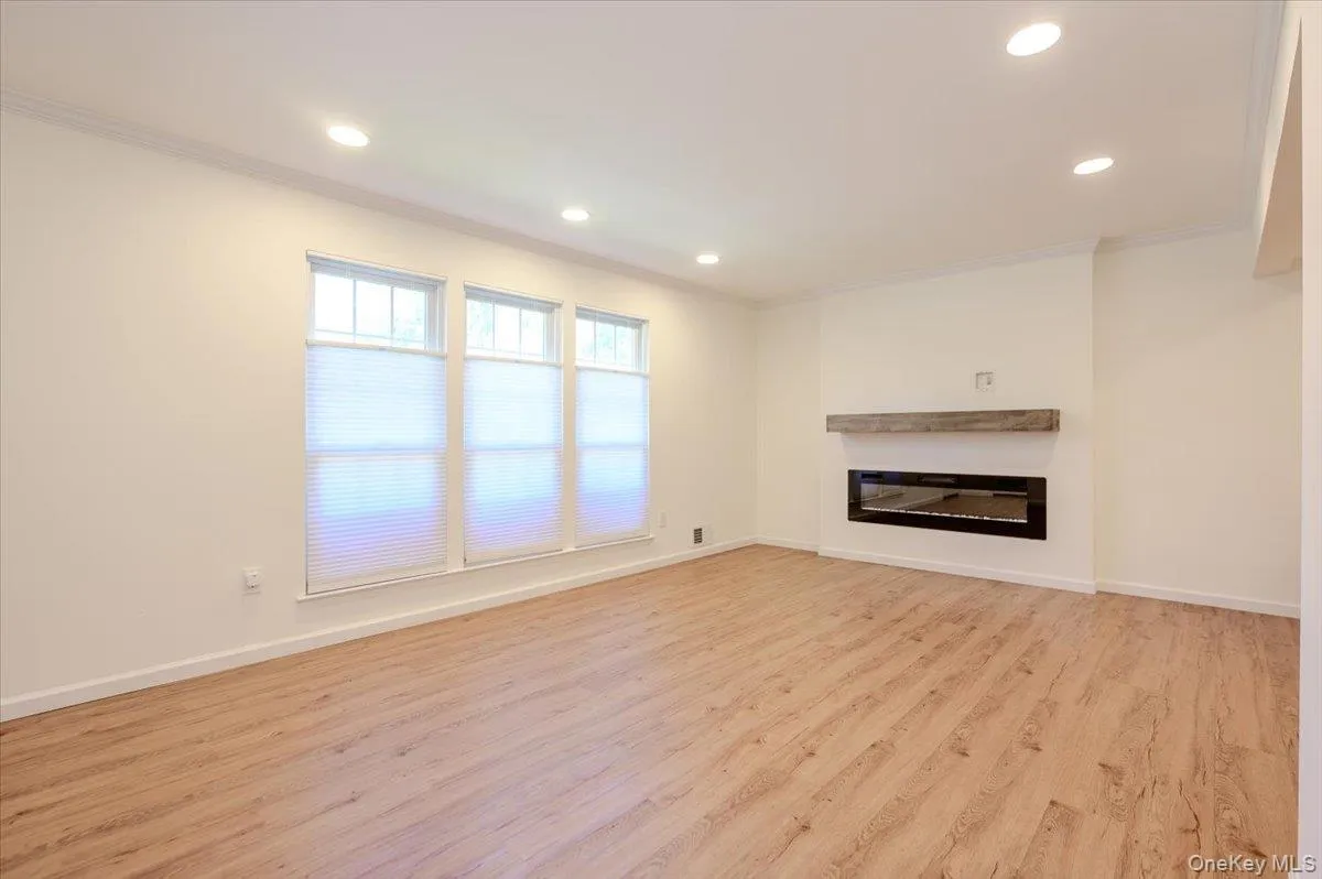 95 Aspen Drive, Oyster Bay, NY, 3 Bedrooms Bedrooms, 6 Rooms Rooms,2 BathroomsBathrooms,Residential,For Rent,Aspen,0,1007979 95 Aspen Drive, Oyster Bay, NY, 3 Bedrooms Bedrooms, 6 Rooms Rooms,2 BathroomsBathrooms,Residential,For Rent,Aspen,0,1007979